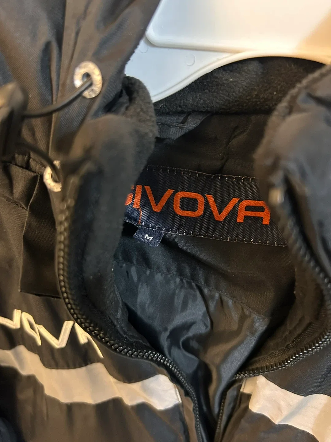 Givova Black Puffer Jacket - Size M image indicator(2)