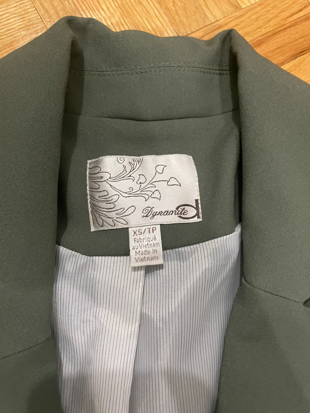 Dynamite Olive Green Blazer - Size XS image indicator(4)