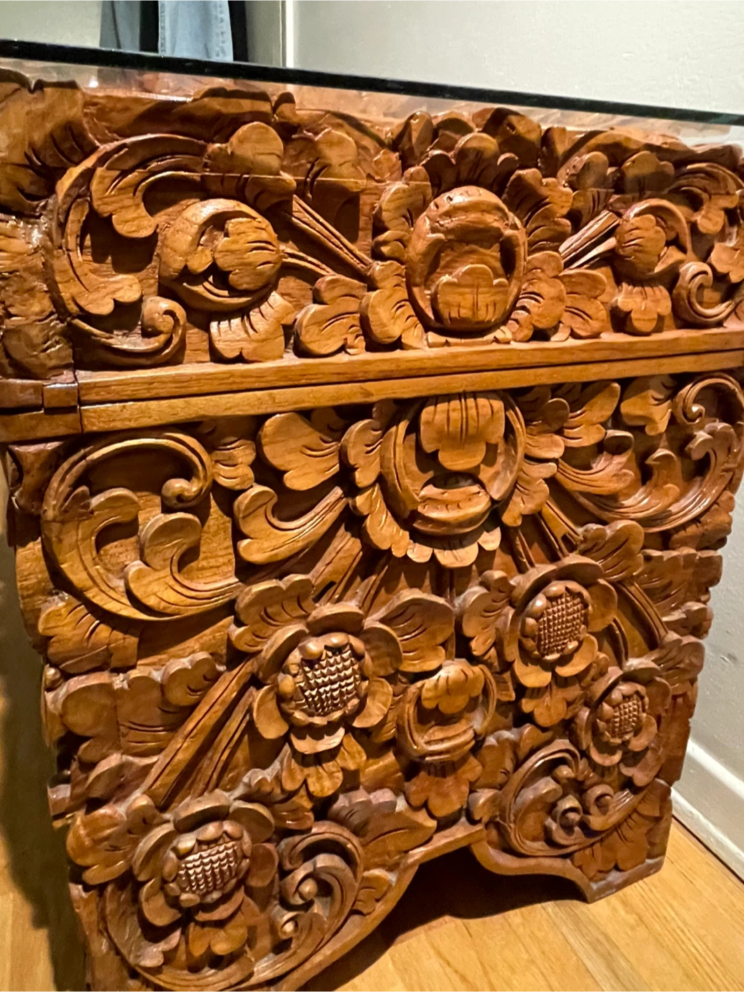 Hand-carved  floral decor solid wood chest with full glass - photo 5