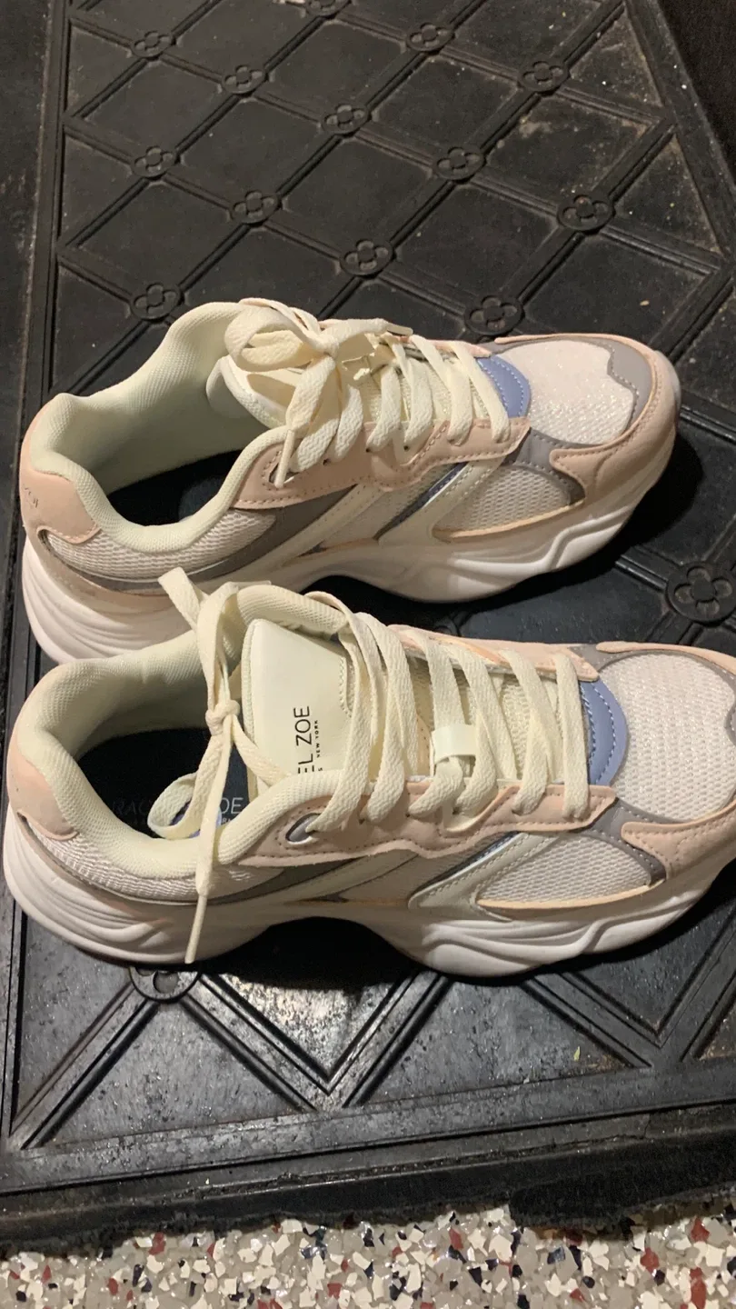 Rachel Zoe Sneakers Size 7.5 image indicator(3)