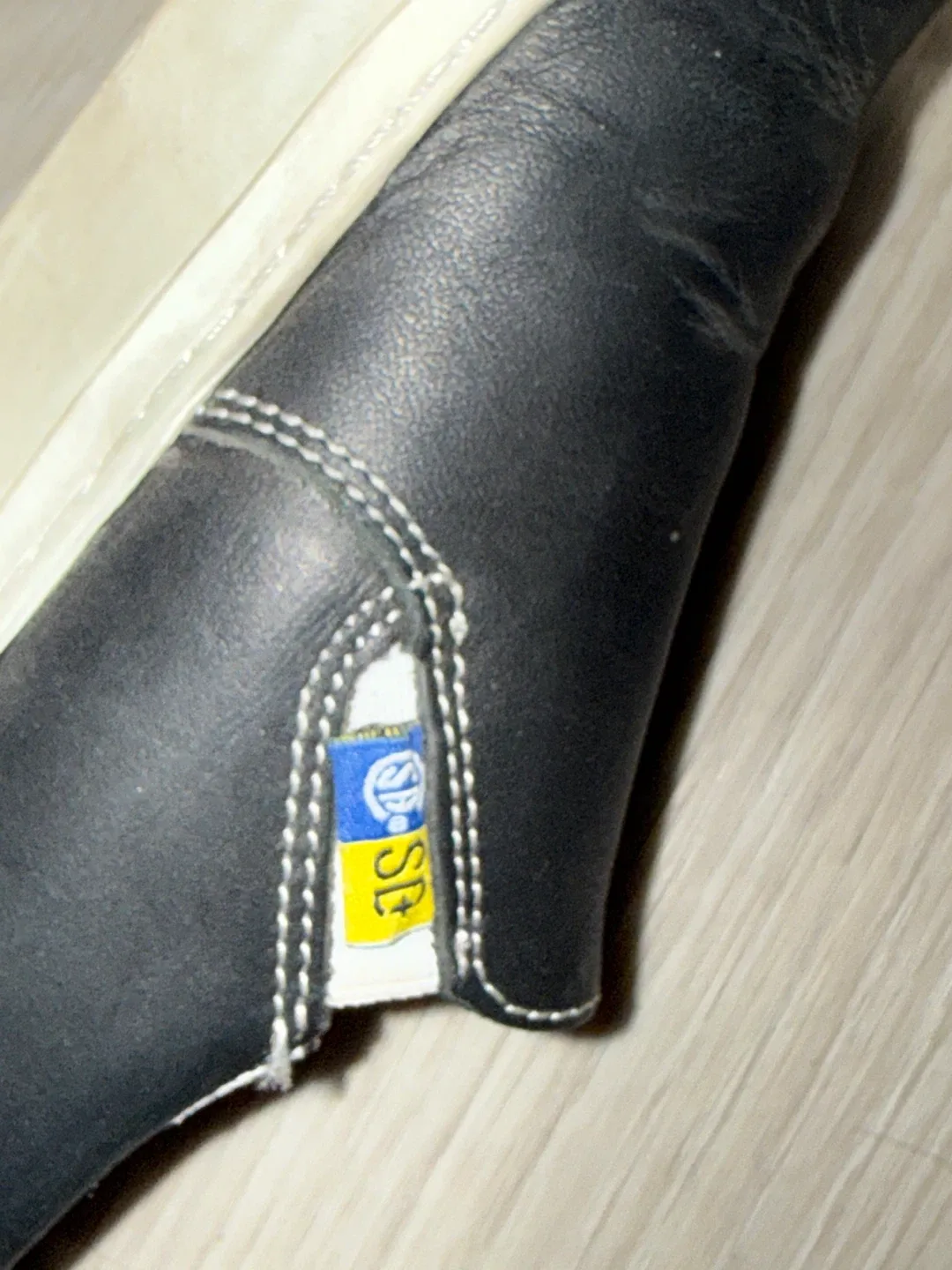 Mellow Walk Jessica Slip-On Safety Shoes image indicator(3)