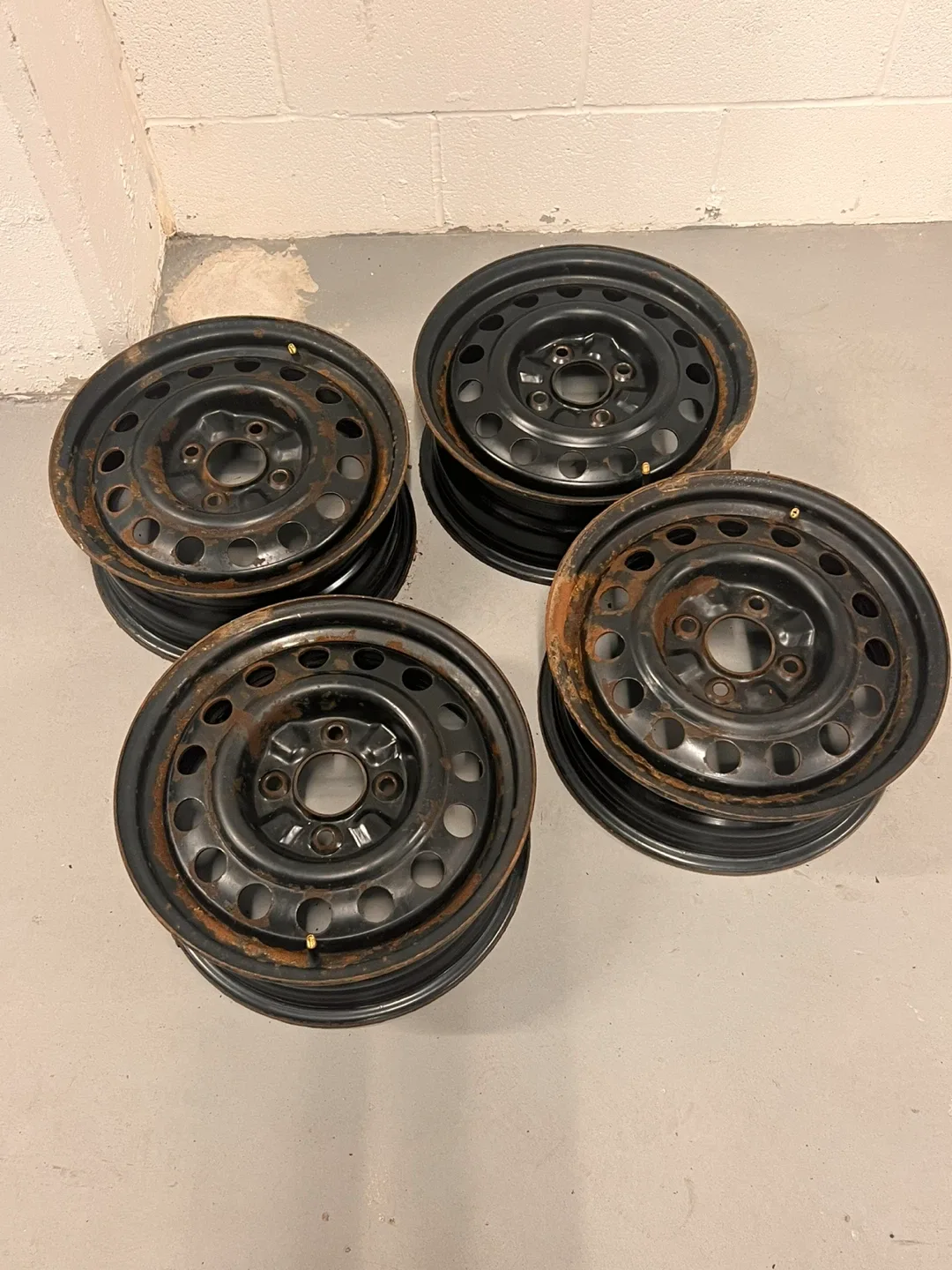 Set of 4 Black Steel Wheels image indicator(3)