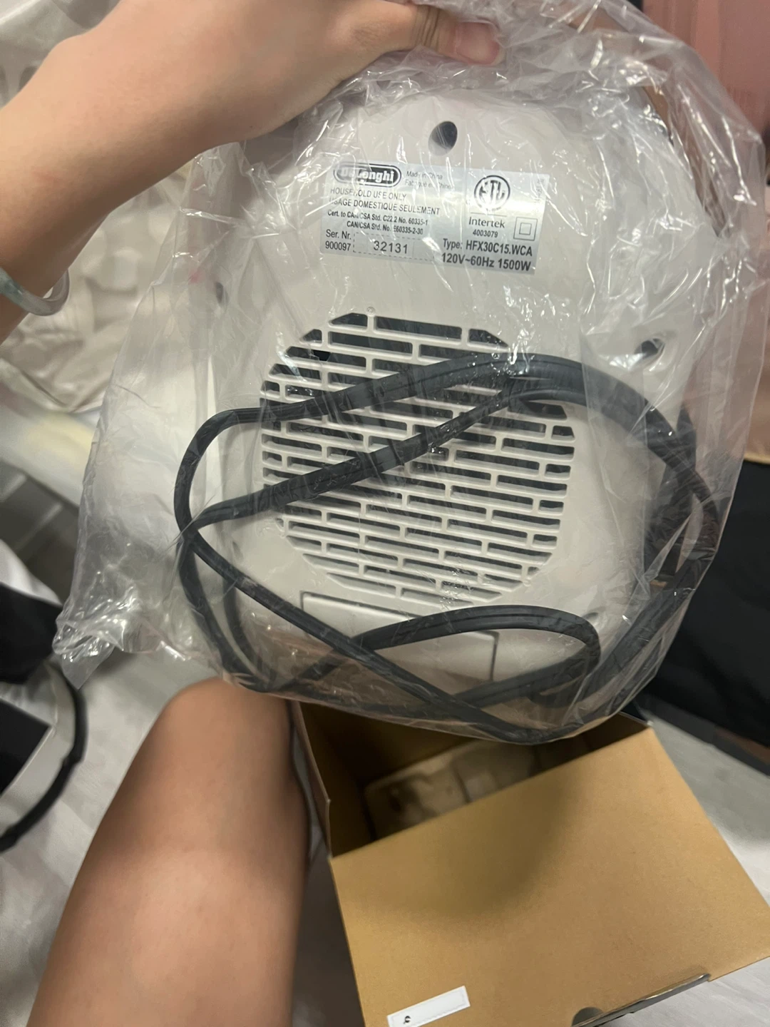 DeLonghi Capsule Ceramic Heater - New in Box! - photo 2