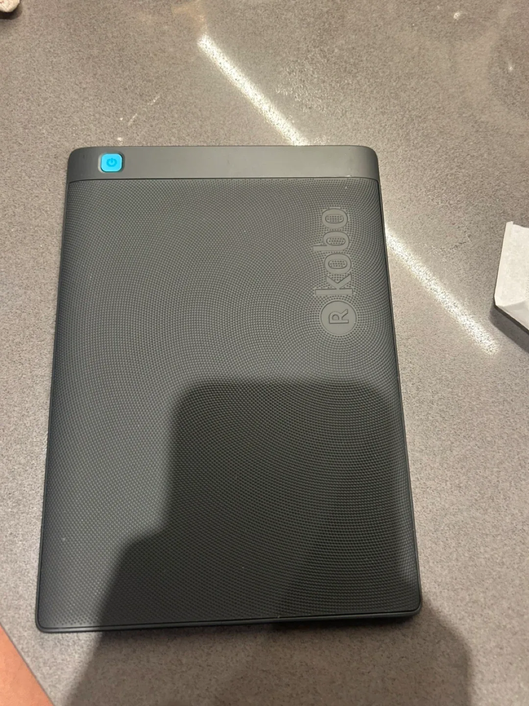 Kobo eReader with Case image indicator(3)