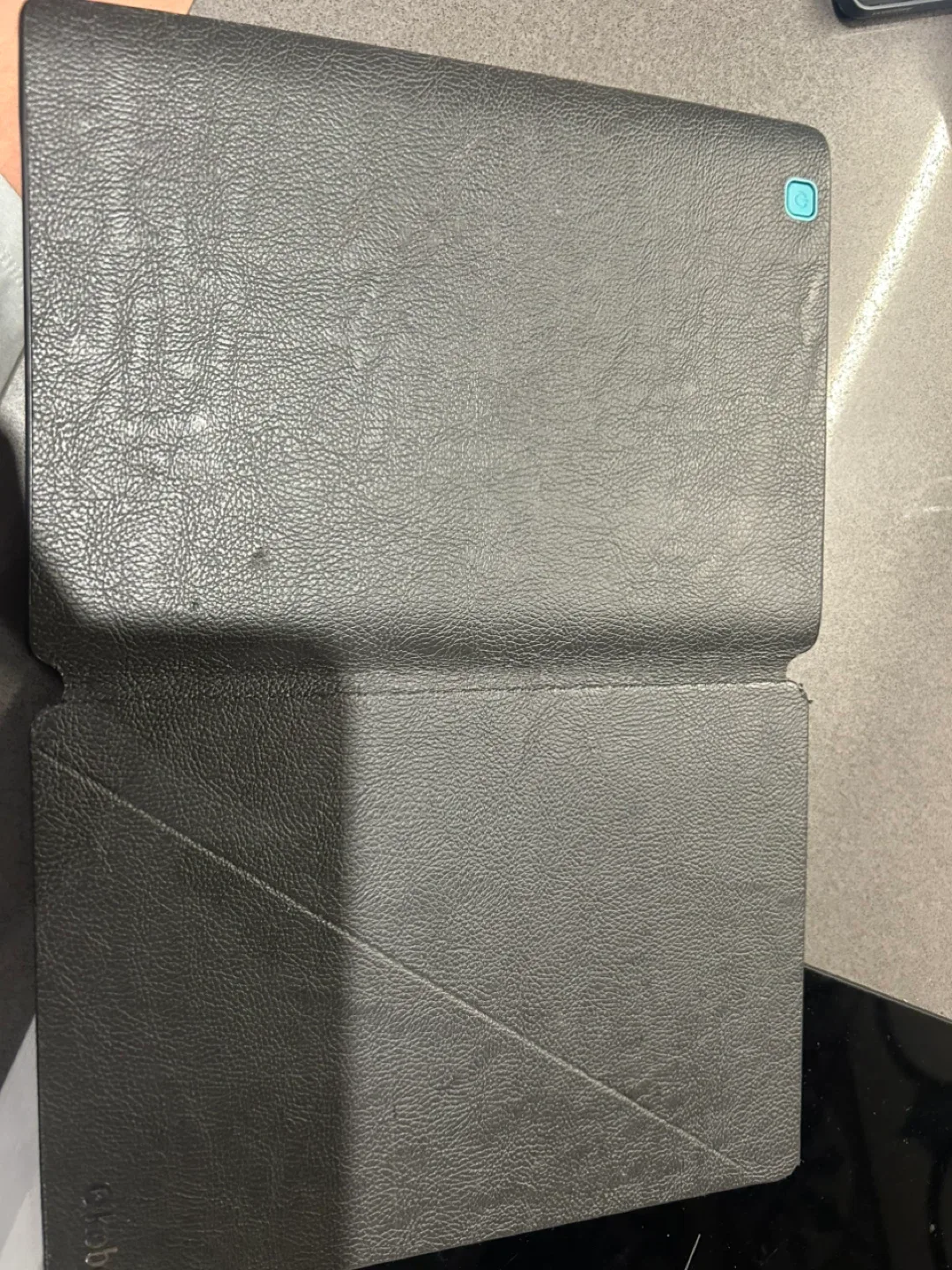 Kobo eReader with Case image indicator(5)