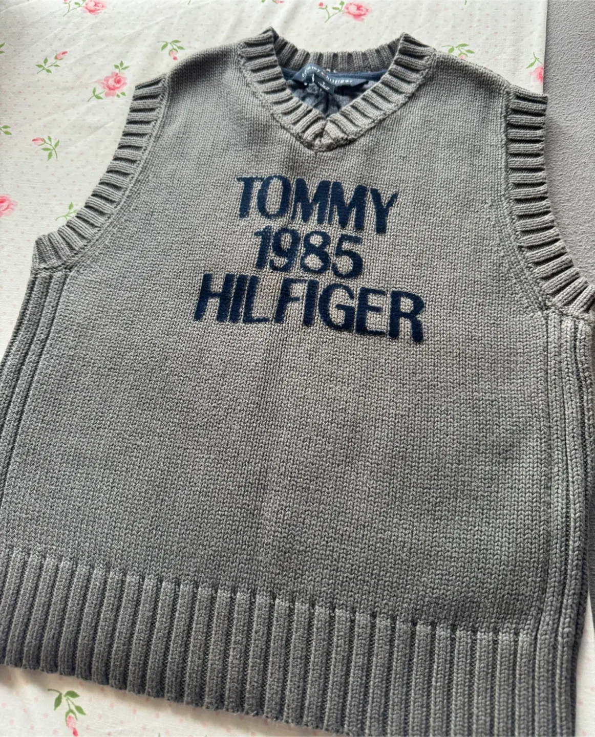 Tommy Hilfiger 1985 Knit Vest - Size 7 image indicator(3)
