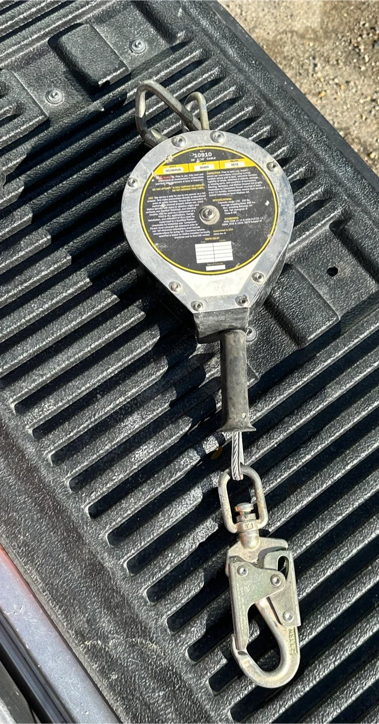 Guardian Fall Protection Halo Self-Retracting Lifeline image indicator(2)