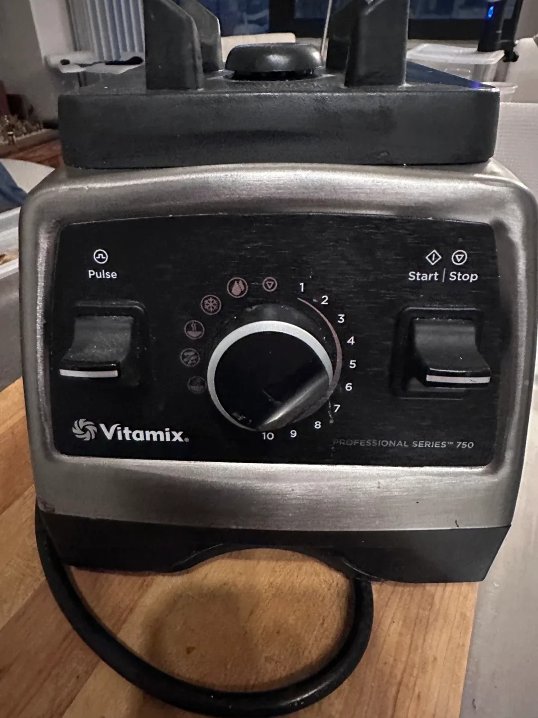 Vitamix Professional Series 750 Blender image indicator(2)