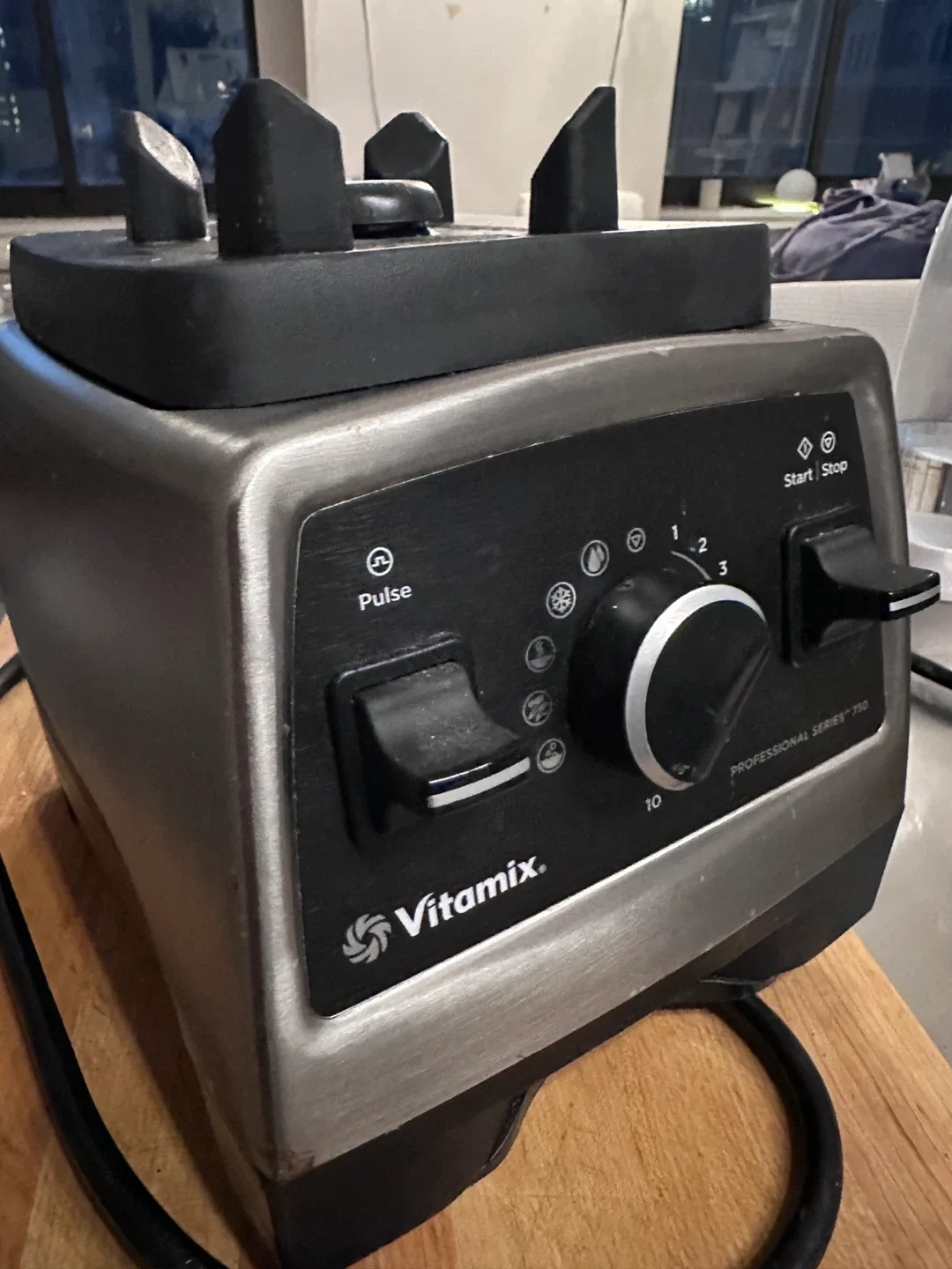 Vitamix Professional Series 750 Blender image indicator(3)