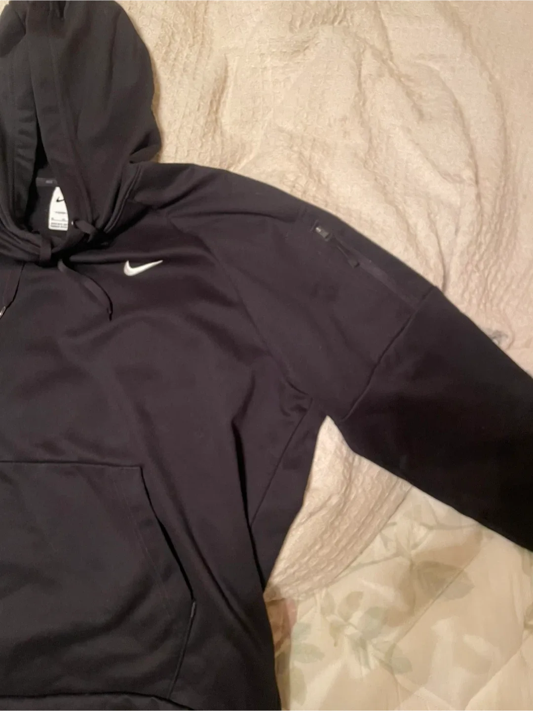Nike Therma-FIT Black Hoodie - XL image indicator(2)