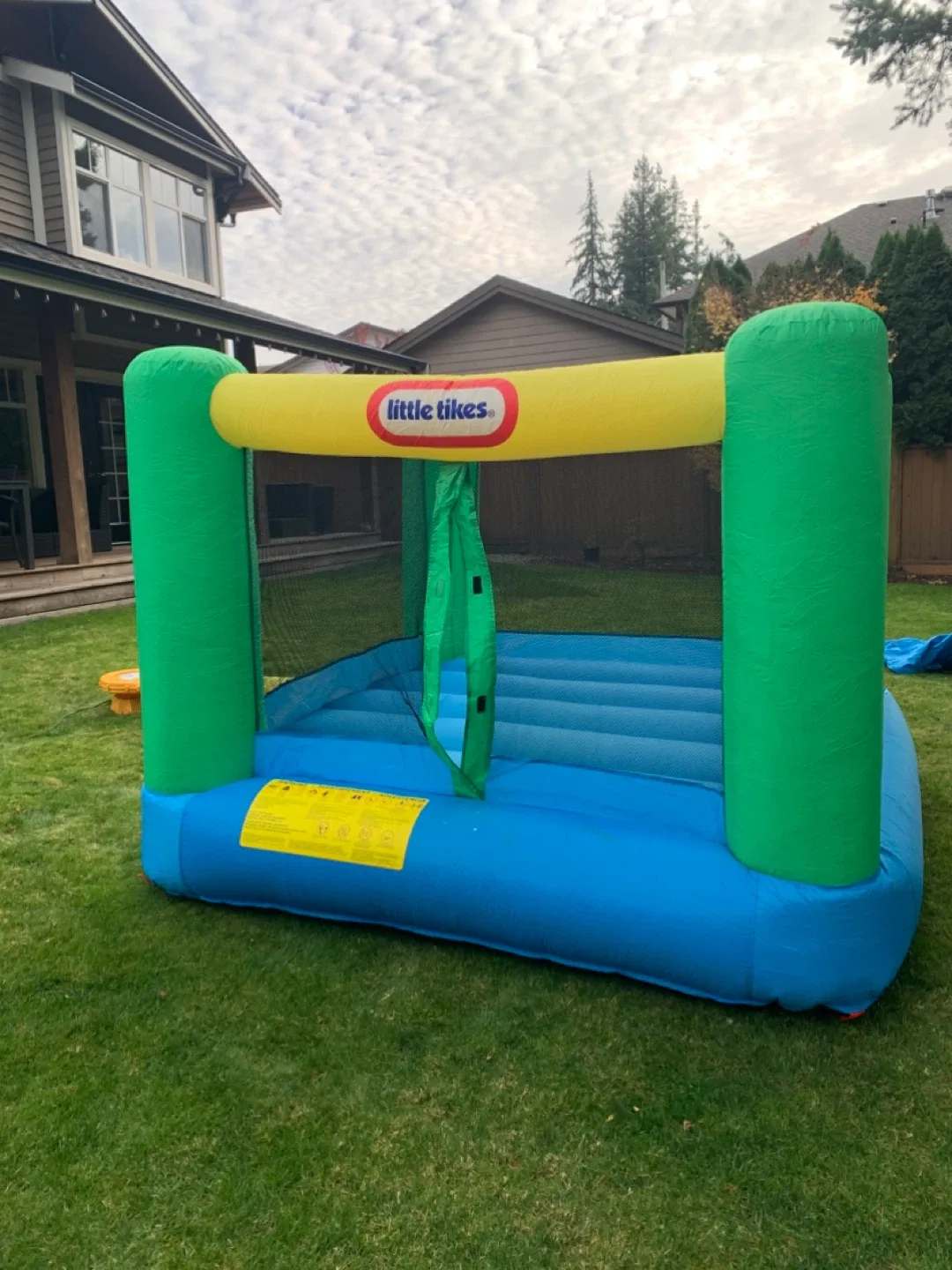 Little Tikes Inflatable Bouncer image indicator(3)