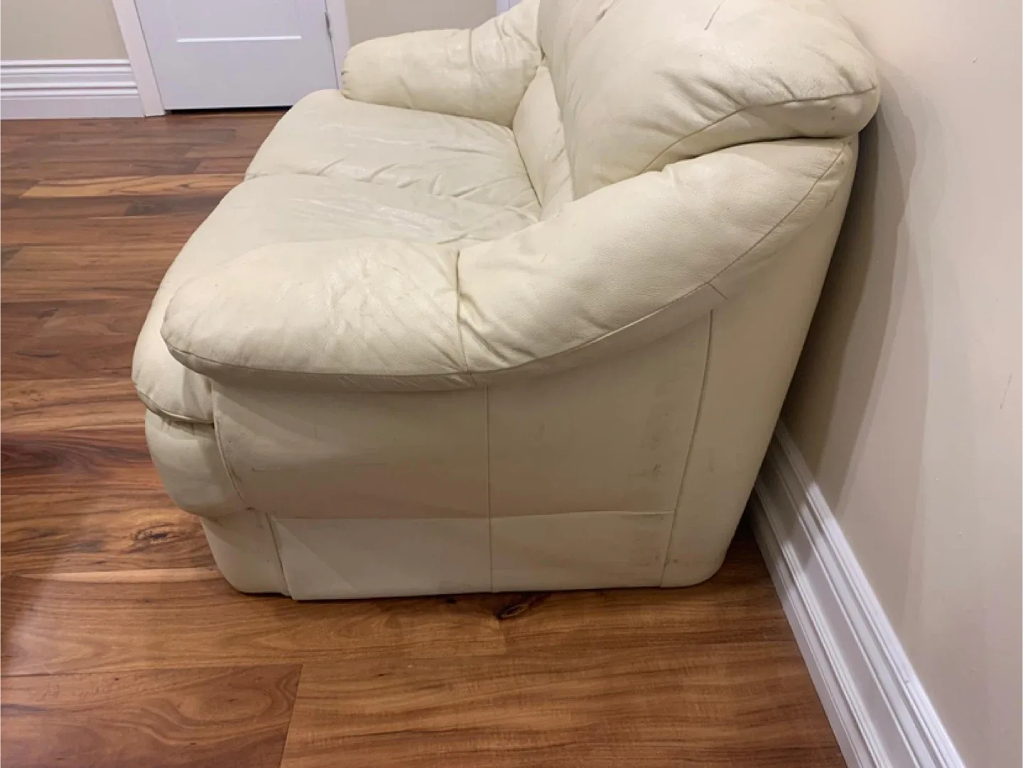 Leather Loveseat & Recliner 2 seater