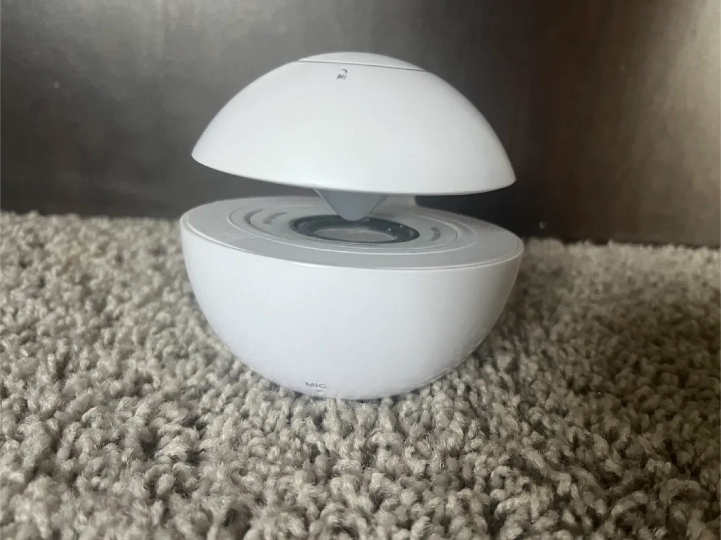 White Spherical Bluetooth Speaker