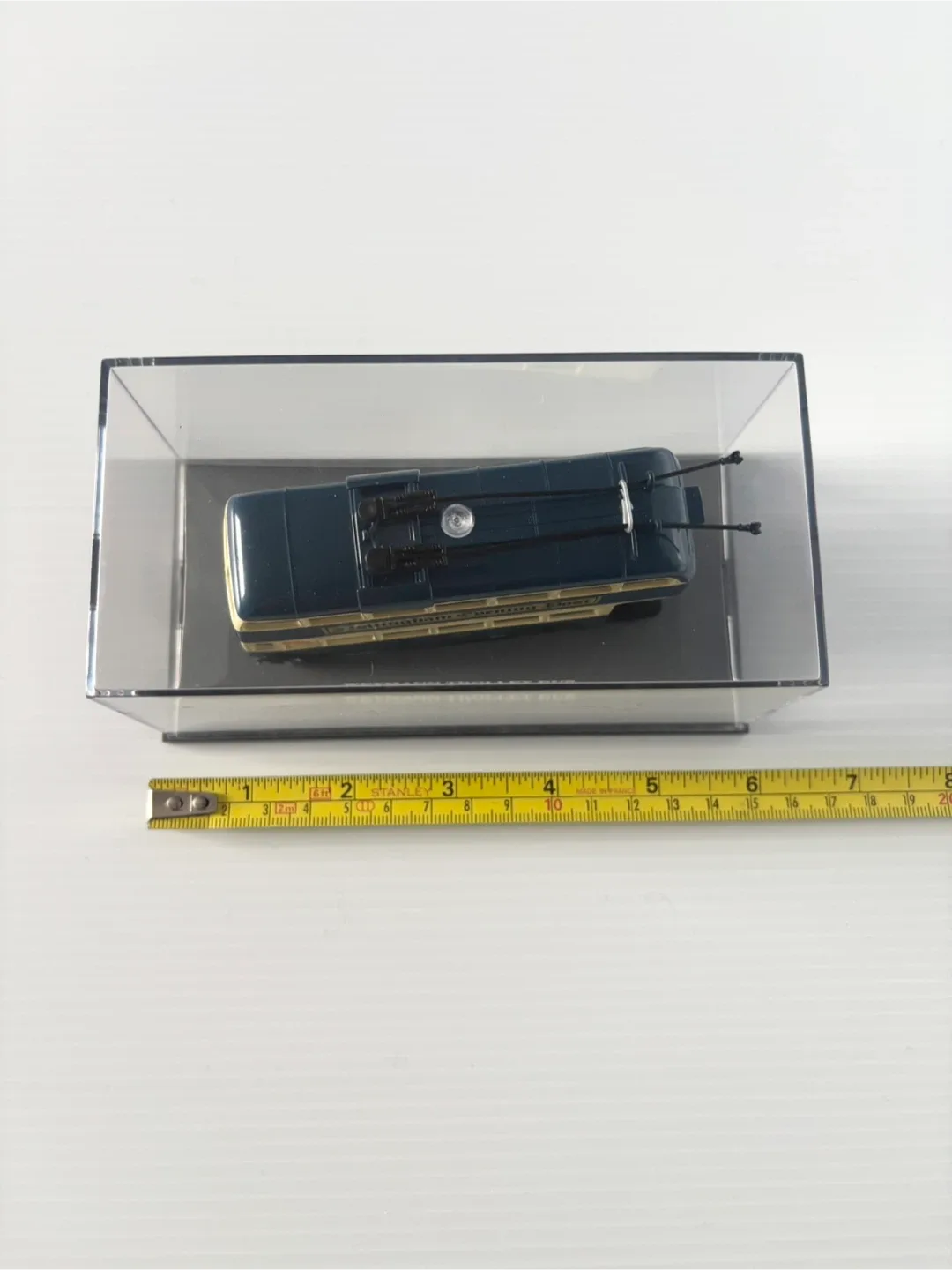 Corgi Trolleybus Notts & Derby 97811 Diecast Model Bus image indicator(5)