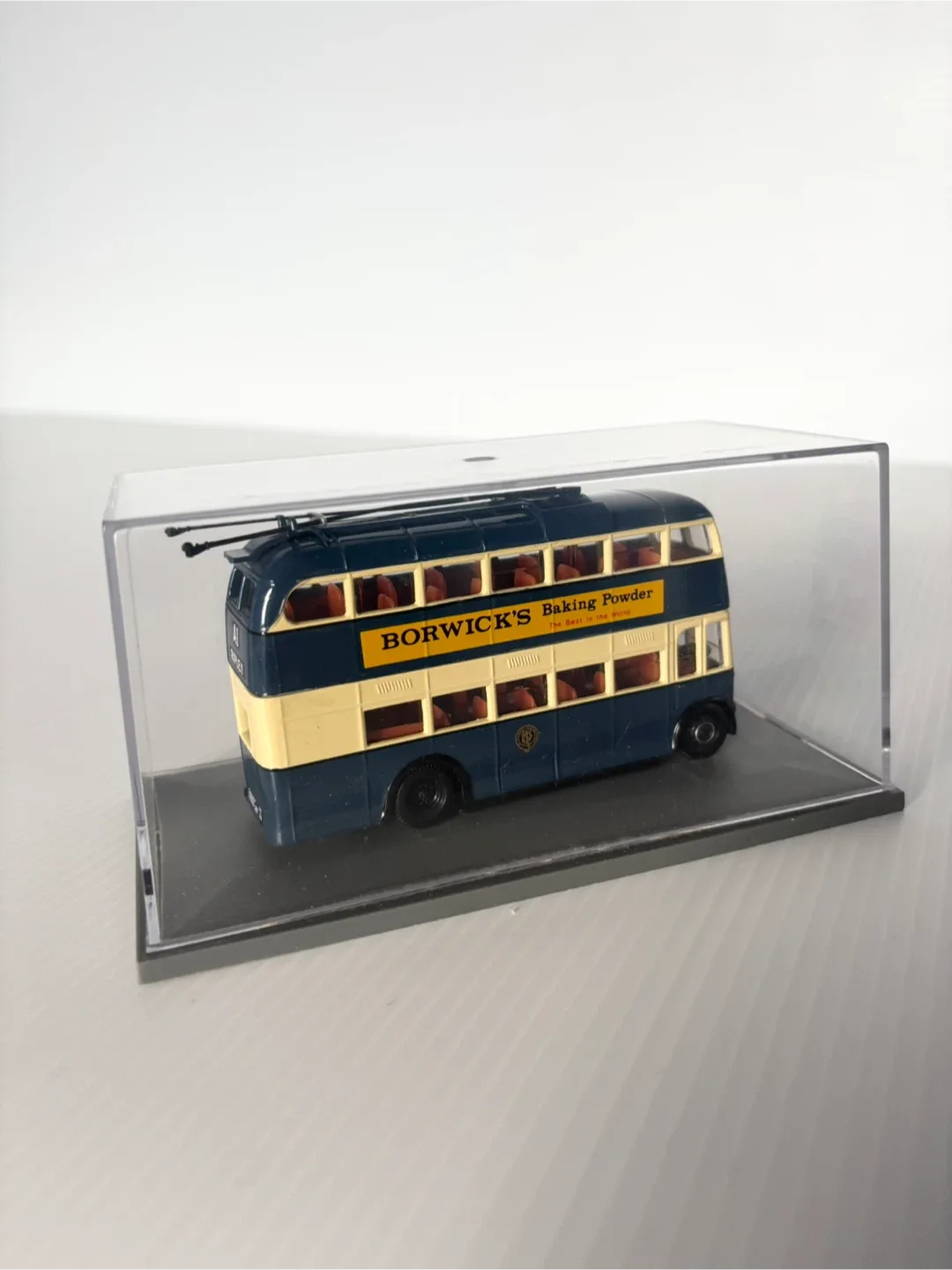 Corgi Trolleybus Notts & Derby 97811 Diecast Model Bus image indicator(2)