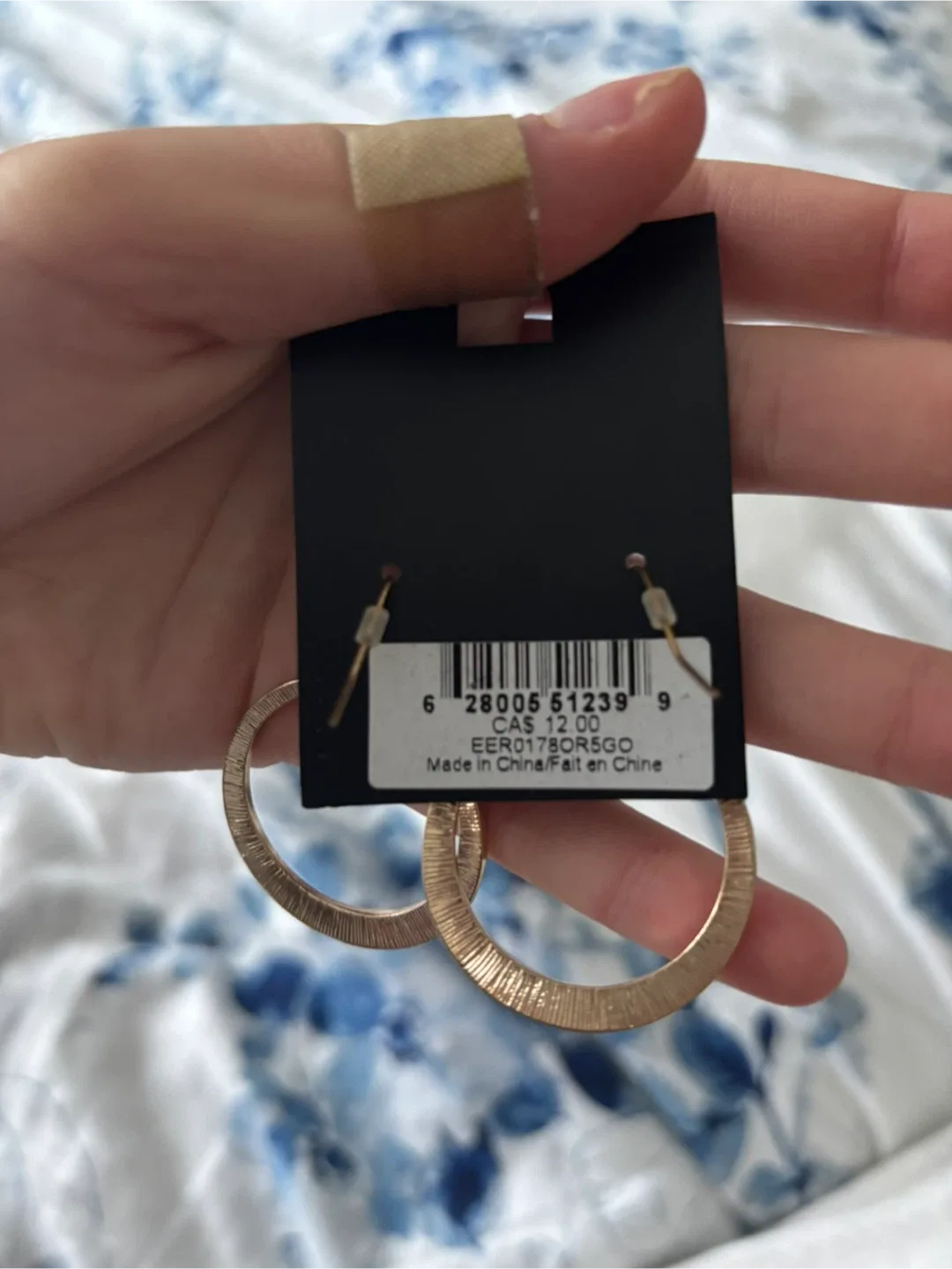 Expression Hoop Earrings - Gold image indicator(2)