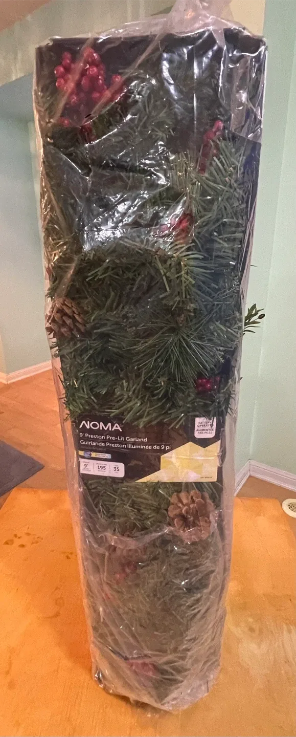 NOMA 9' Preston Pre-Lit Garland - New in Package! thumbnail