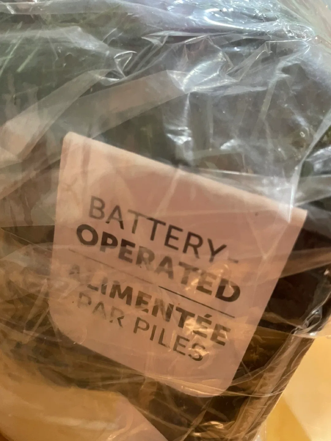 NOMA 9' Preston Pre-Lit Garland - New in Package! image indicator(5)