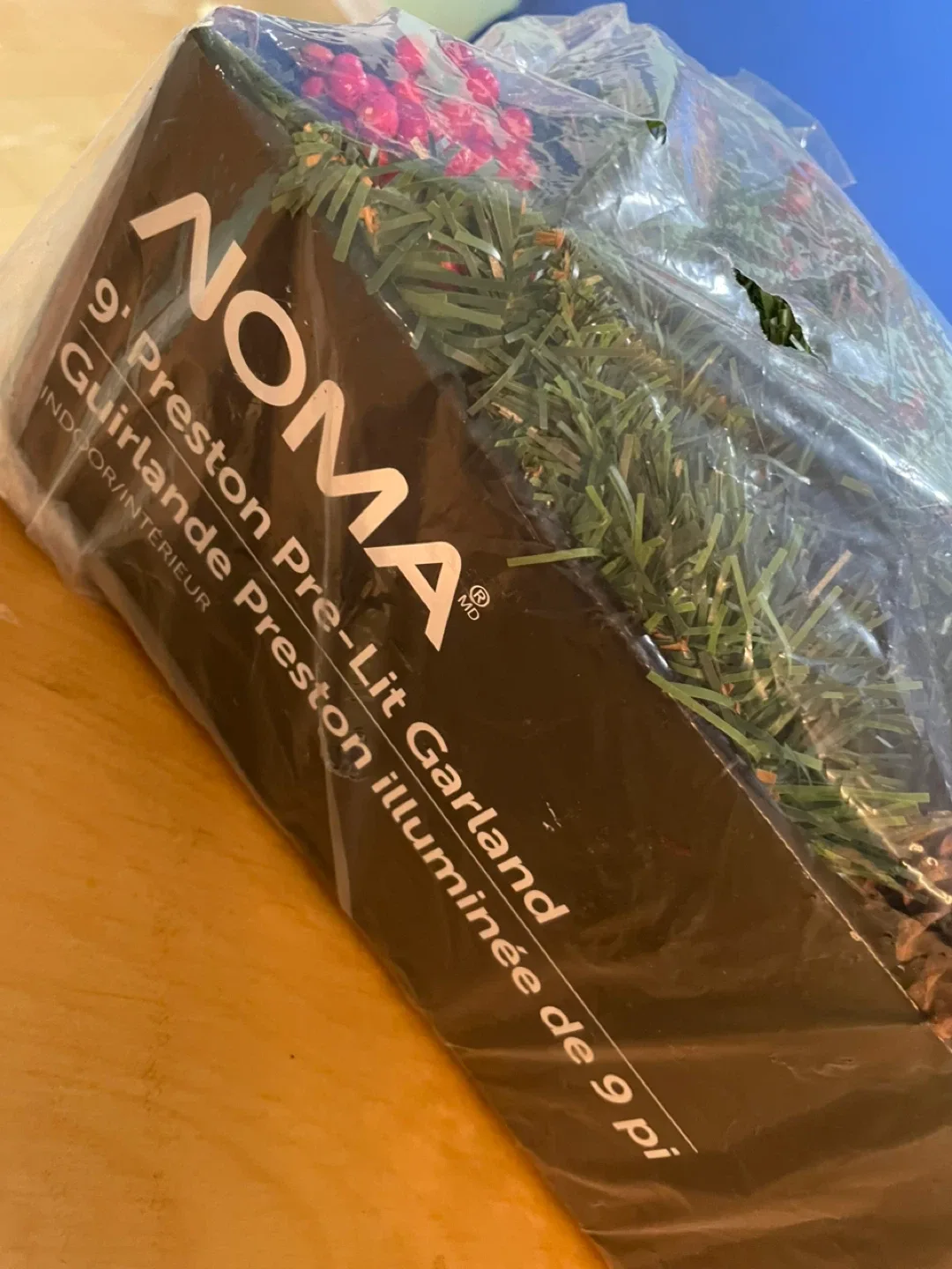 NOMA 9' Preston Pre-Lit Garland - New in Package! image indicator(6)