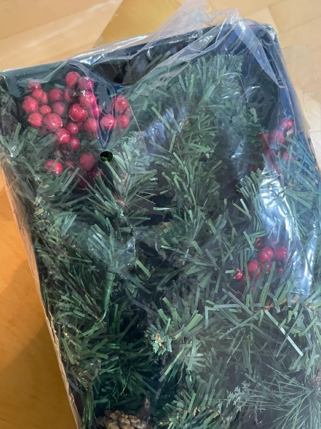 NOMA 9' Preston Pre-Lit Garland - New in Package! image indicator(4)