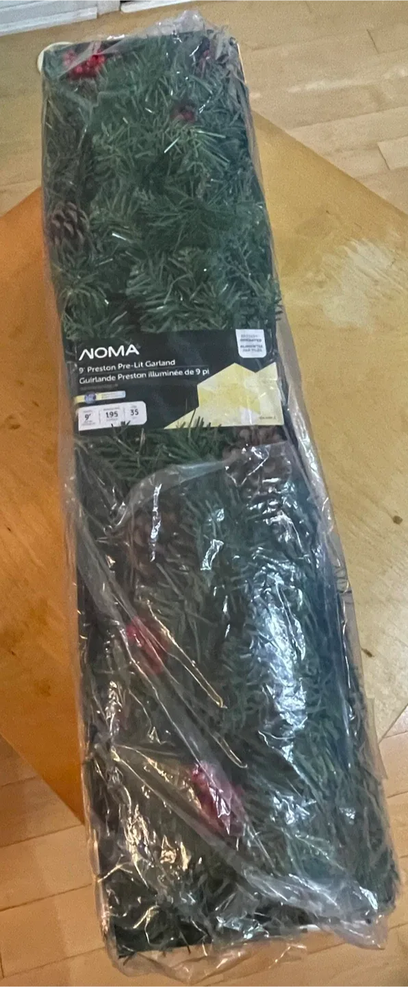 NOMA 9' Preston Pre-Lit Garland - New in Package! image indicator(8)