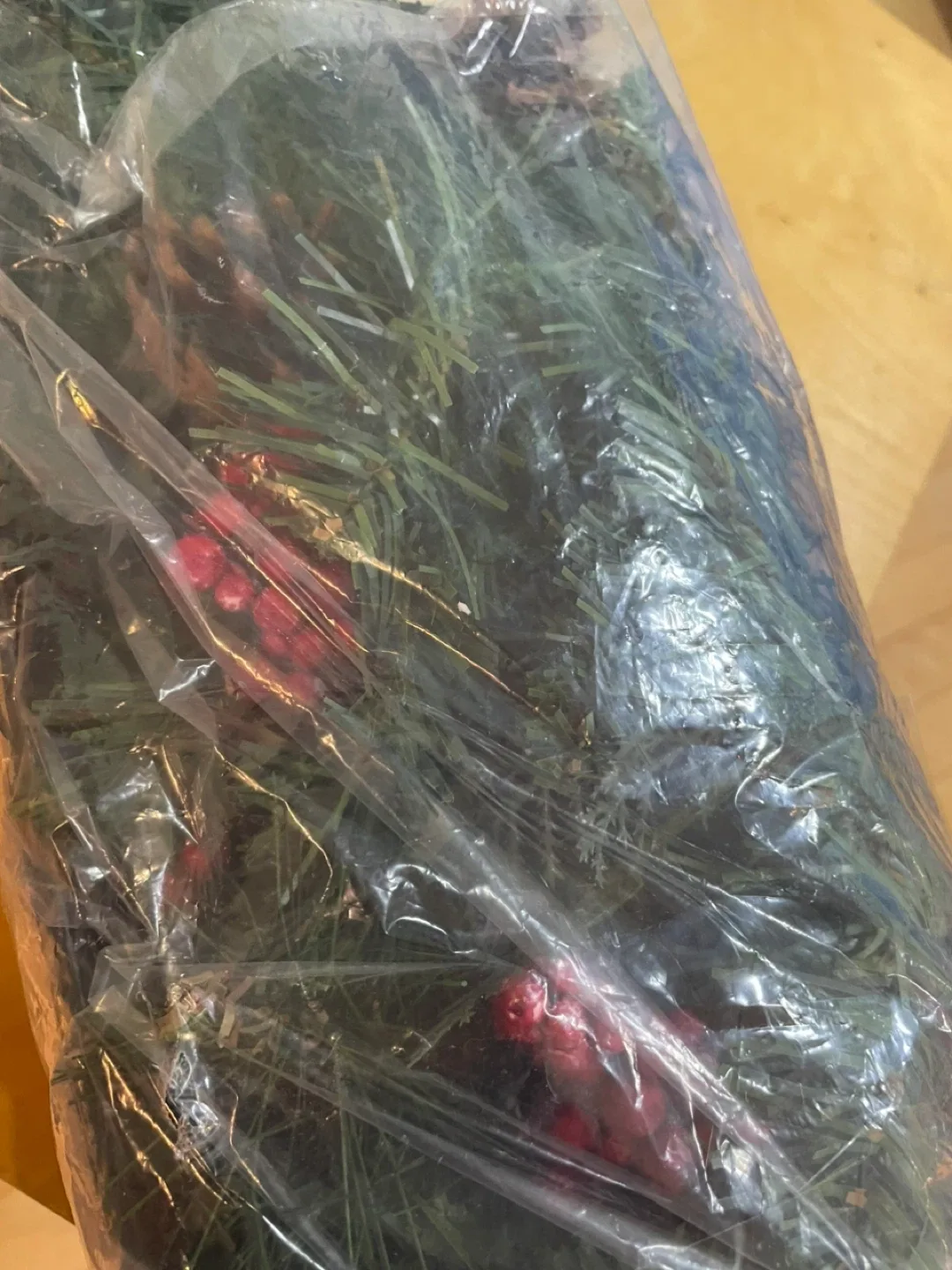 NOMA 9' Preston Pre-Lit Garland - New in Package! image indicator(9)