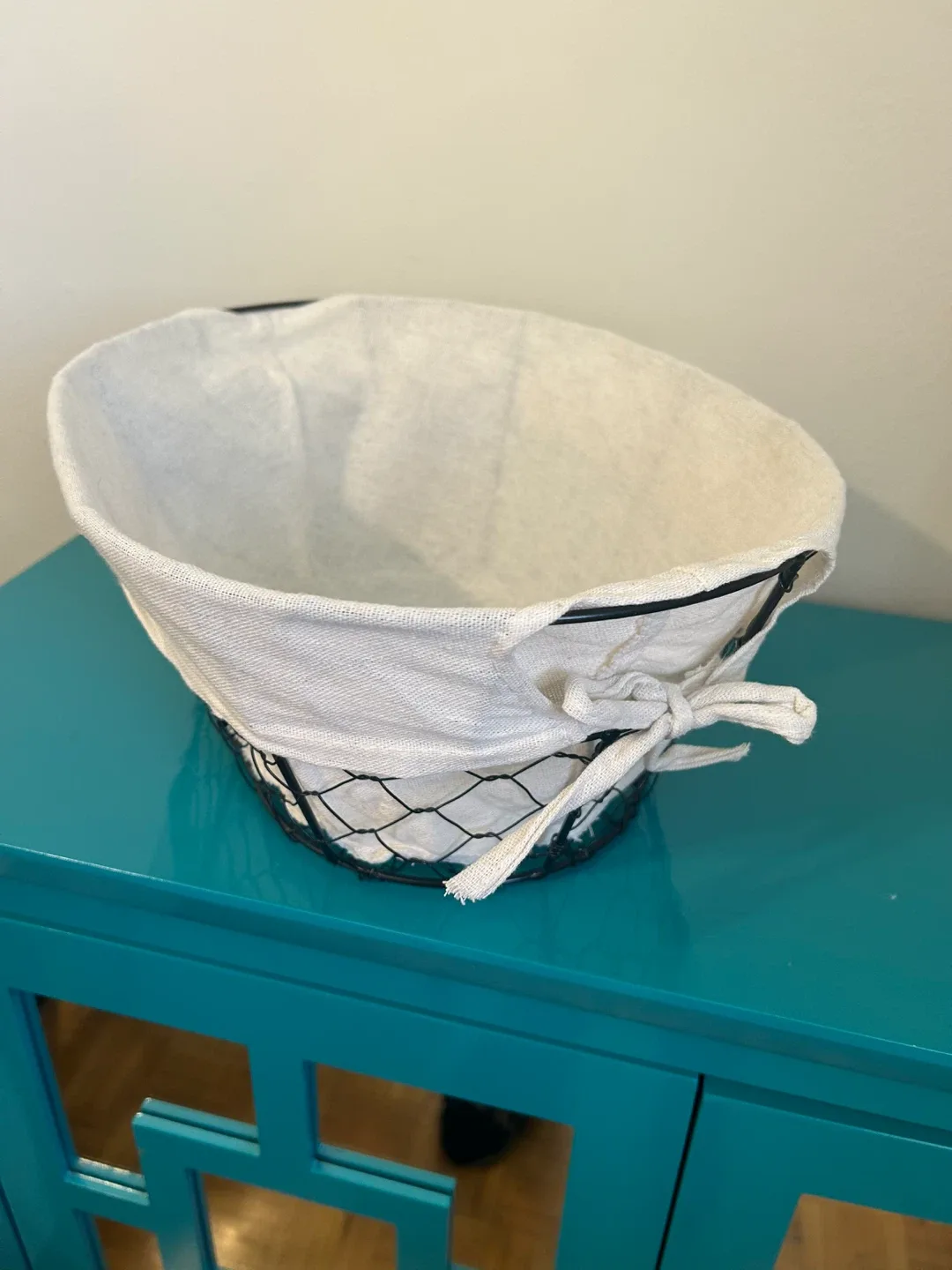 NEW Rustic Wire Basket with Removable Liner – Farmhouse Style image indicator(3)