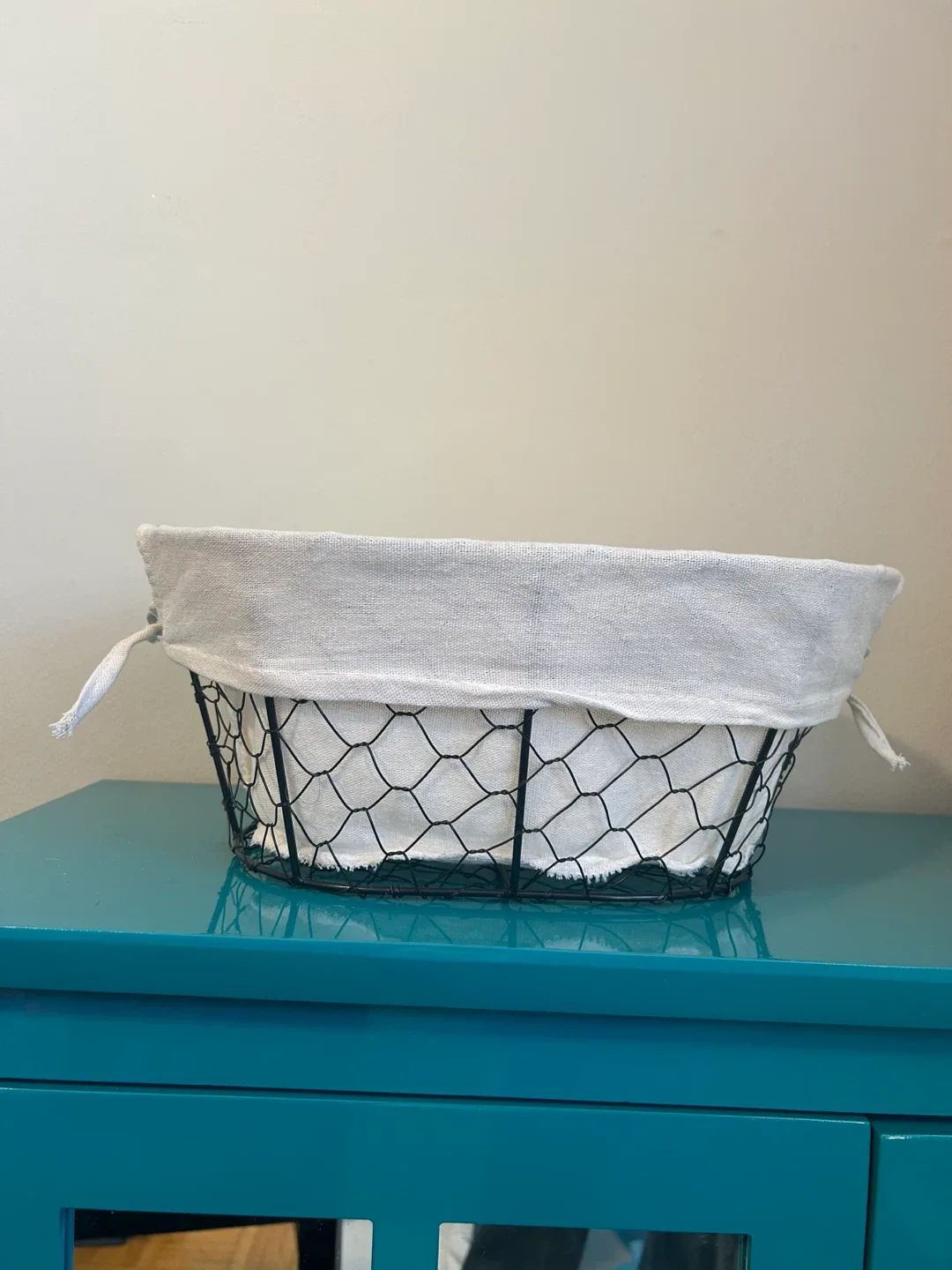 NEW Rustic Wire Basket with Removable Liner – Farmhouse Style