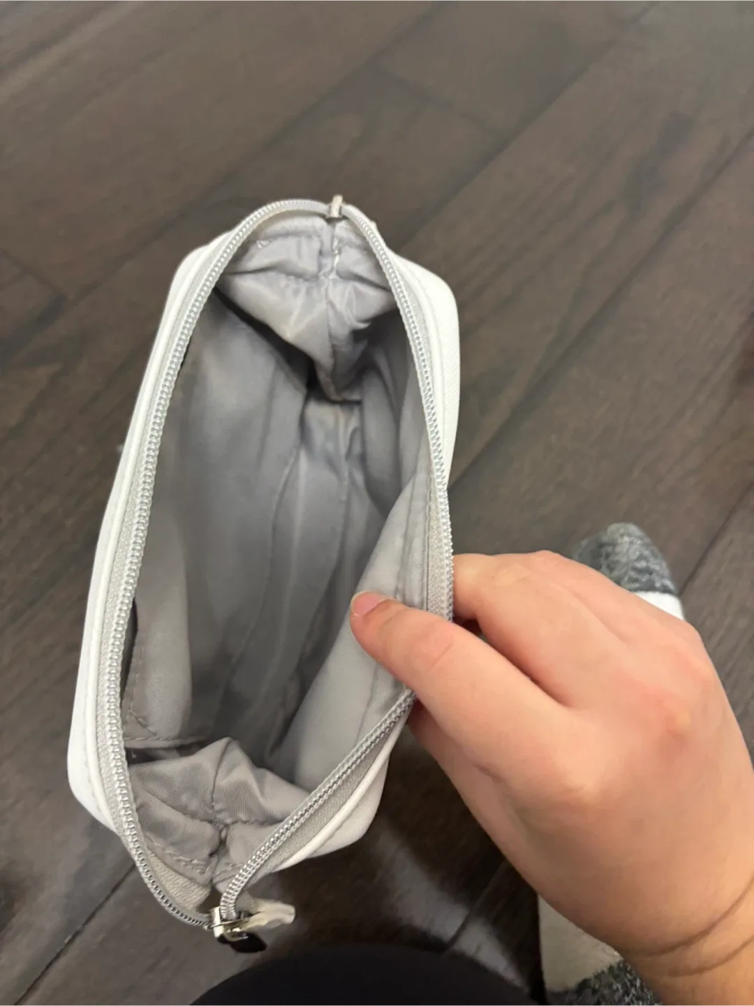 Swarovski White Cosmetic Pouch 🥕 image indicator(4)