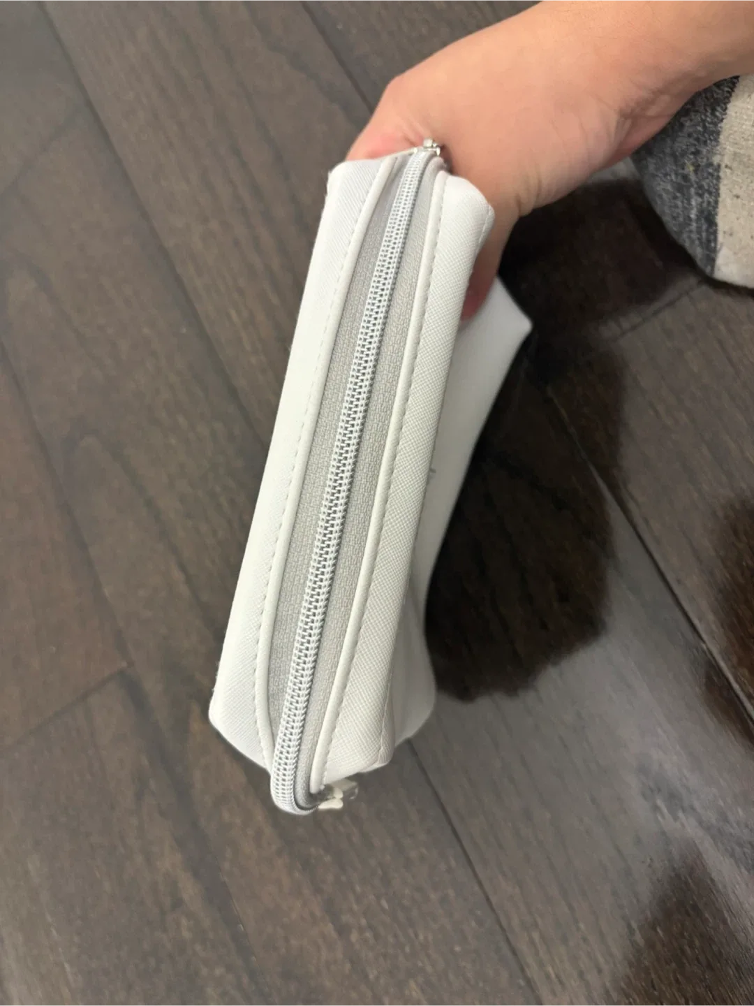 Swarovski White Cosmetic Pouch 🥕 image indicator(2)