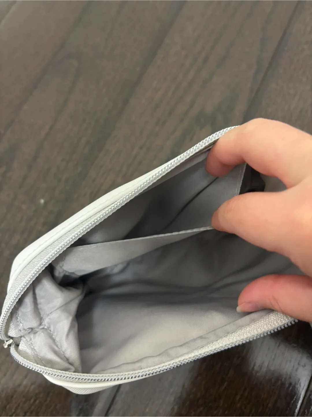 Swarovski White Cosmetic Pouch 🥕 image indicator(5)