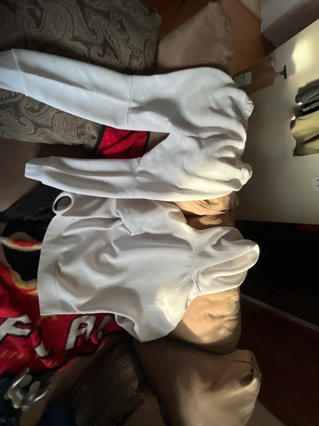 Nike Tech Fleece Suit, Size M and L image indicator(4)