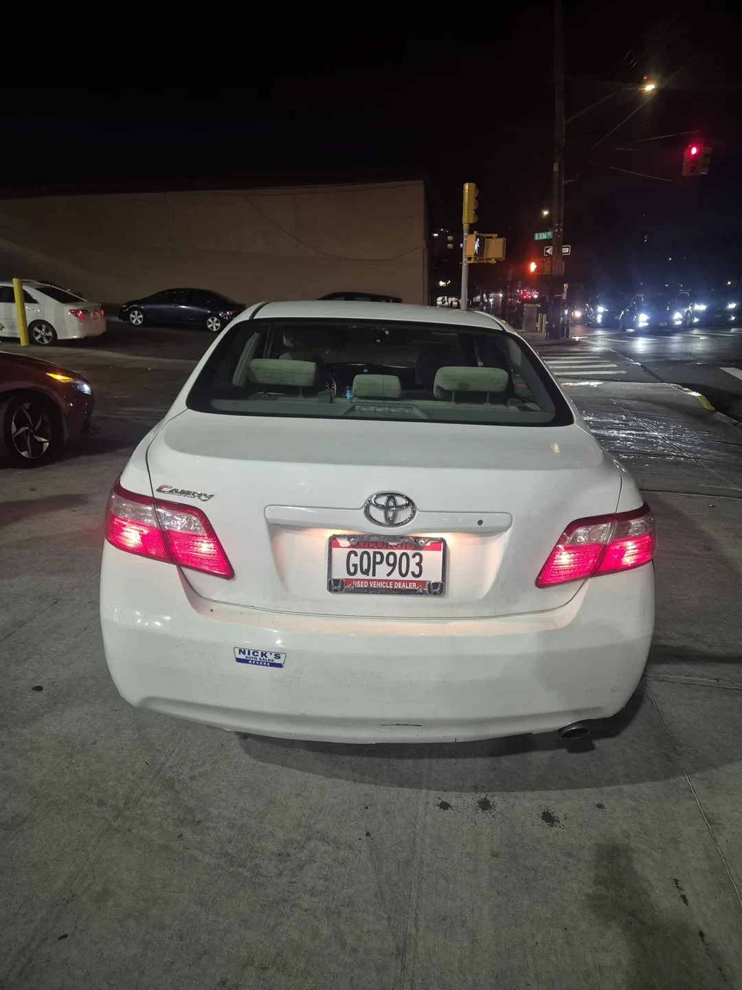 Toyota Camry 2009 White Sedan image indicator(4)