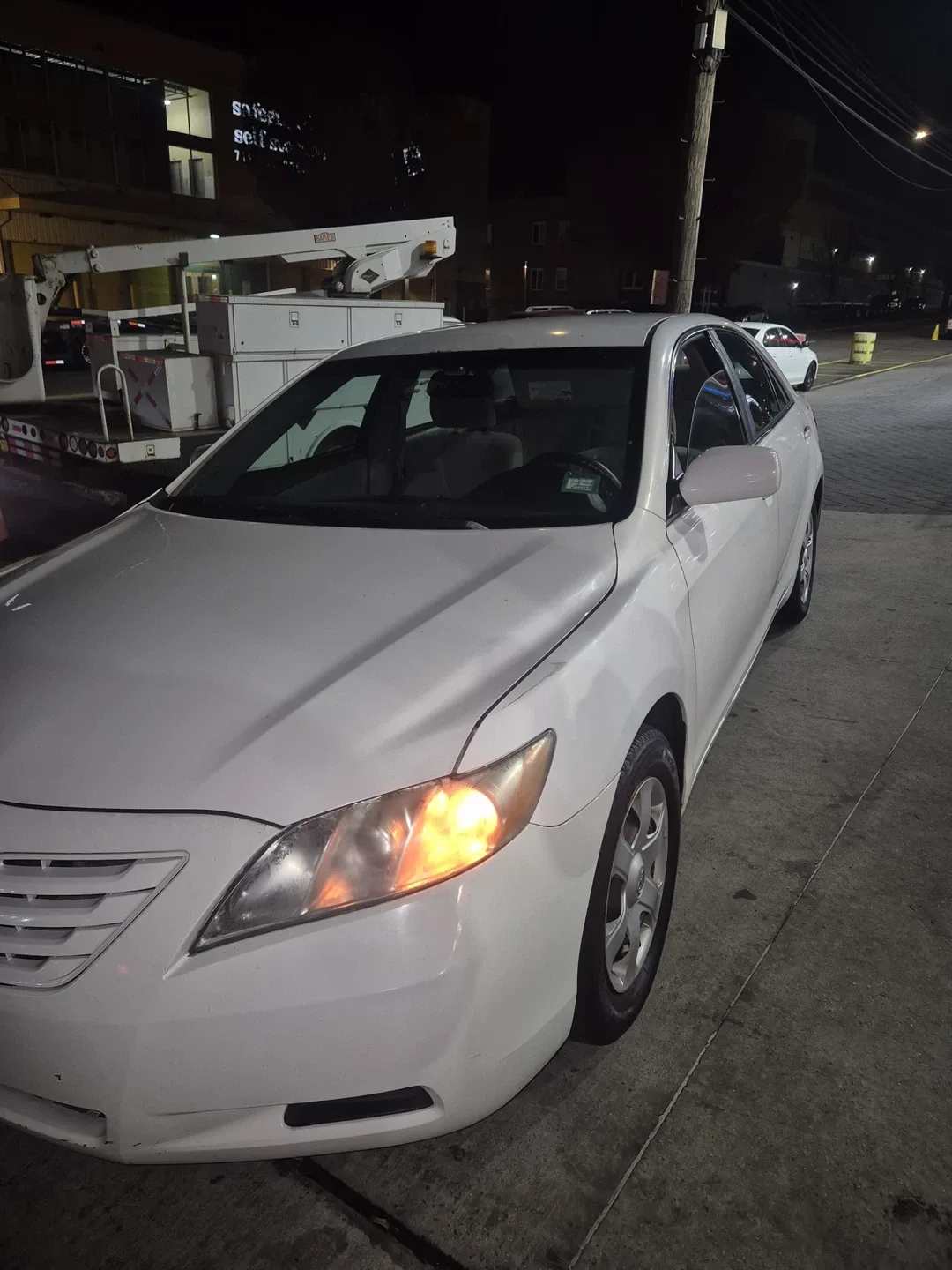 Toyota Camry 2009 White Sedan image indicator(6)