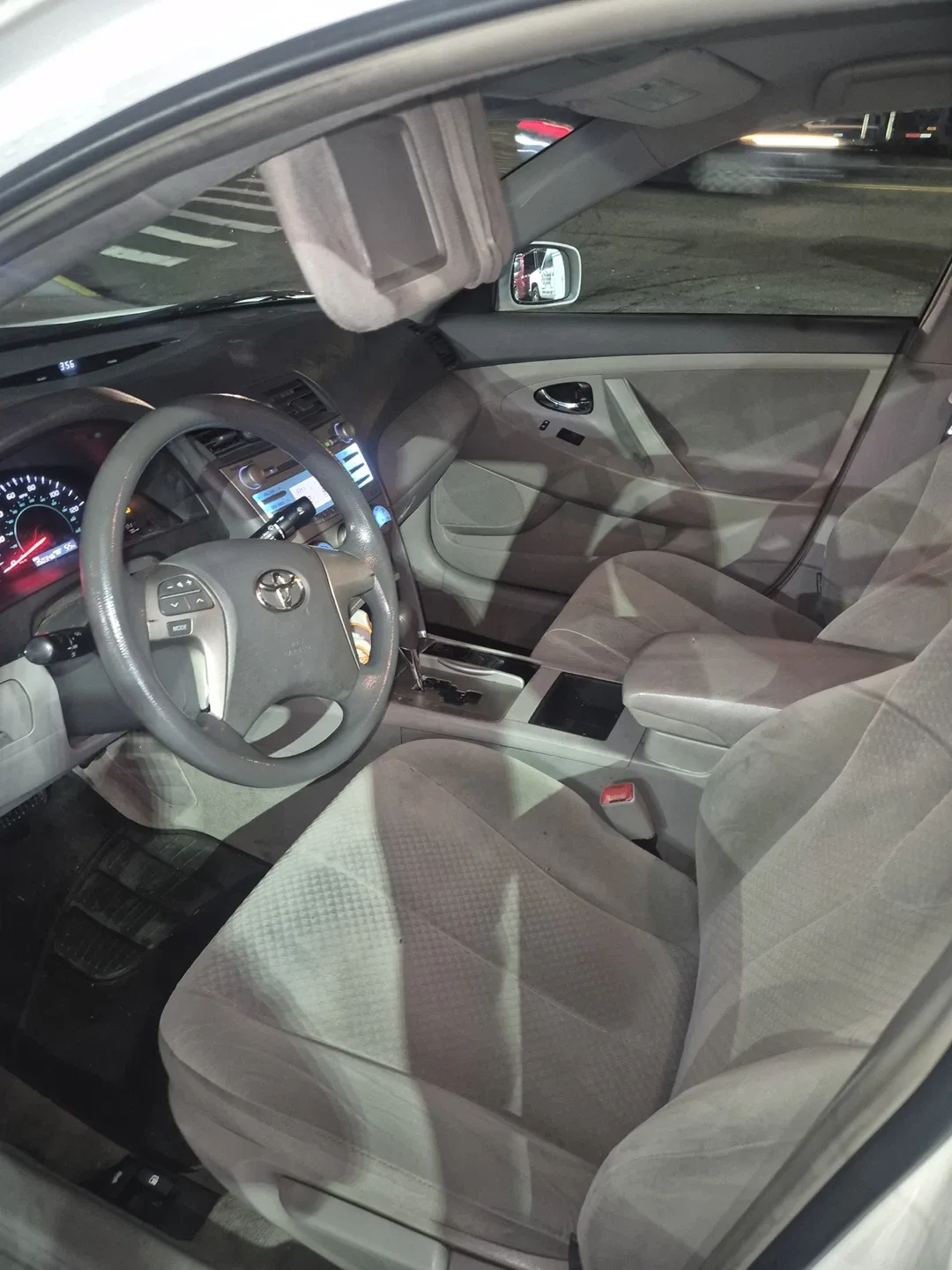 Toyota Camry 2009 White Sedan image indicator(5)