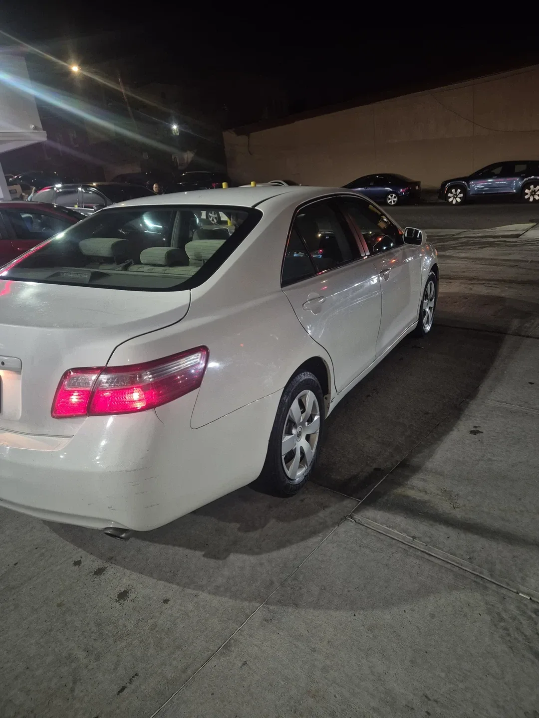 Toyota Camry 2009 White Sedan image indicator(9)