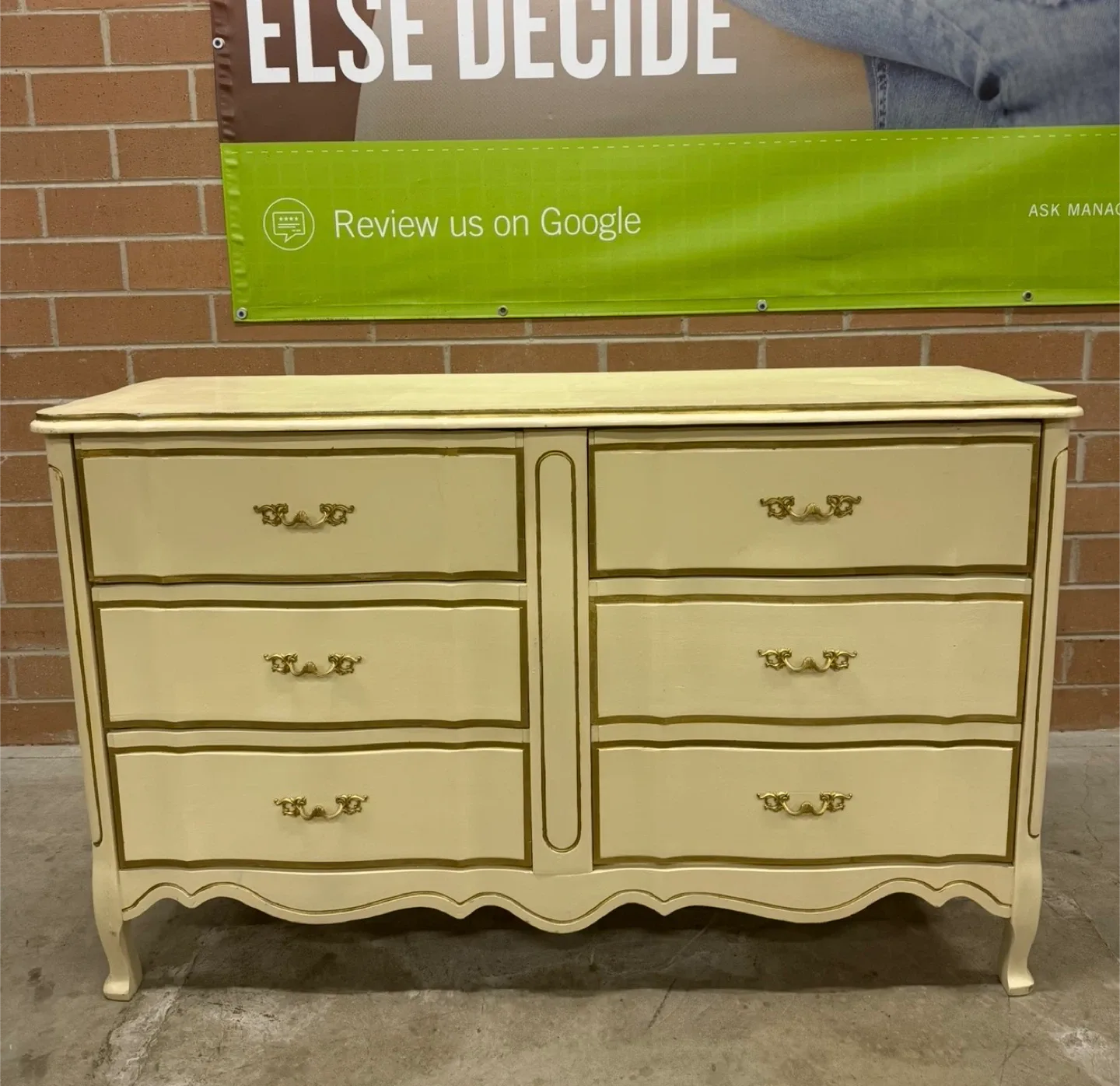Vintage Style 6-Drawer Dresser