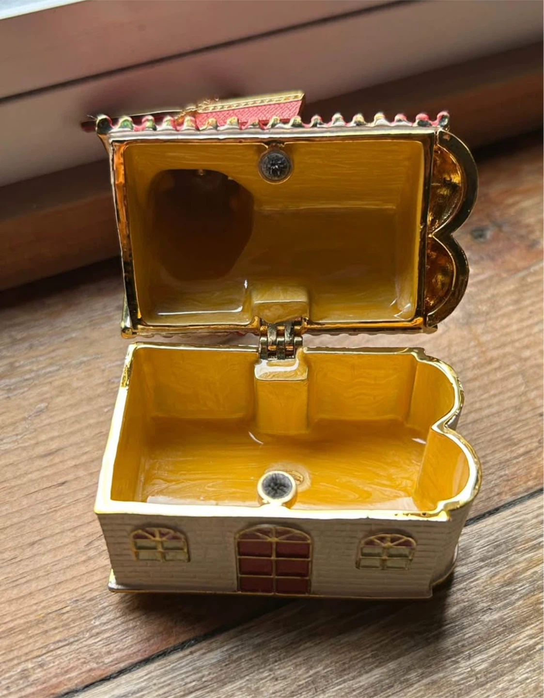 Windmill moving RED Rucinni pill box enamel trinket - photo 4