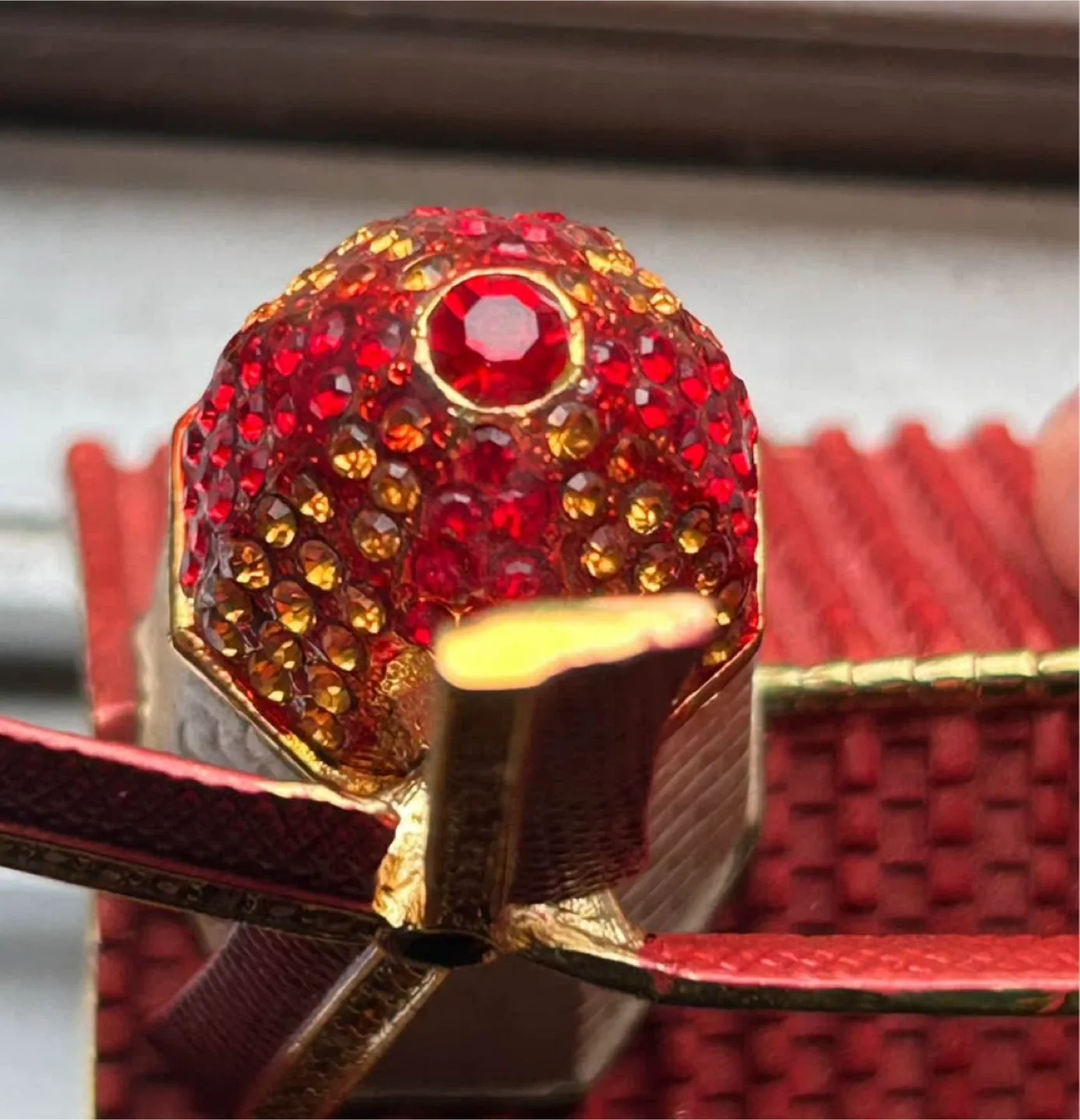 Windmill moving RED Rucinni pill box enamel trinket image indicator(8)