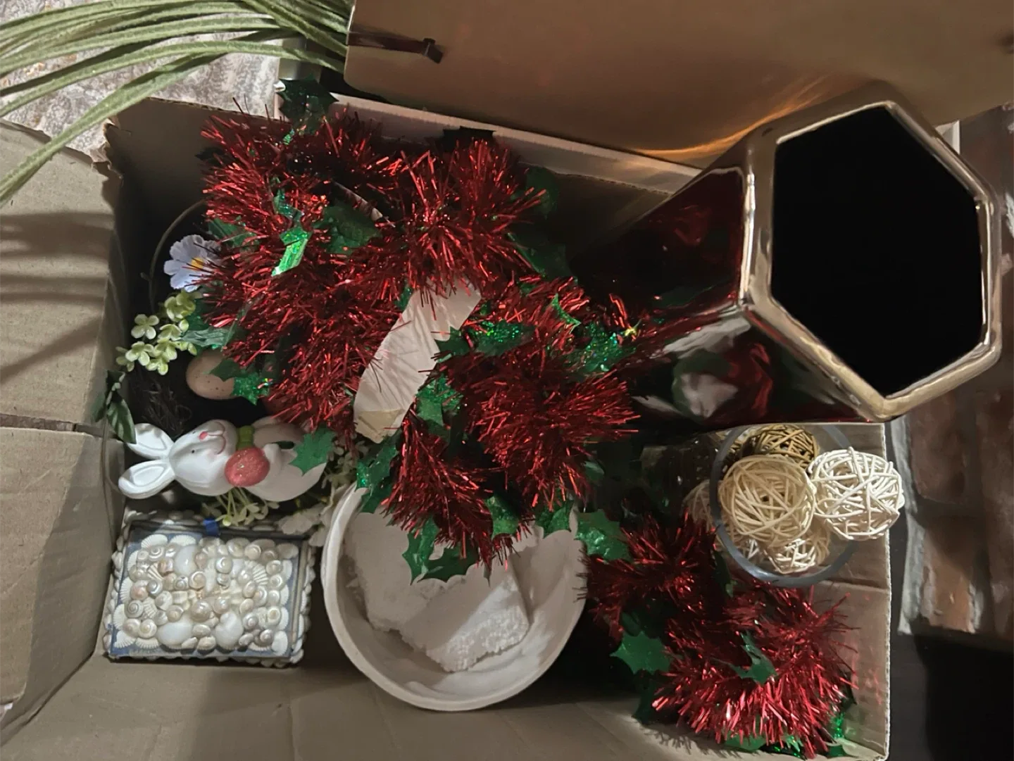 Free - Household decor items image indicator(3)