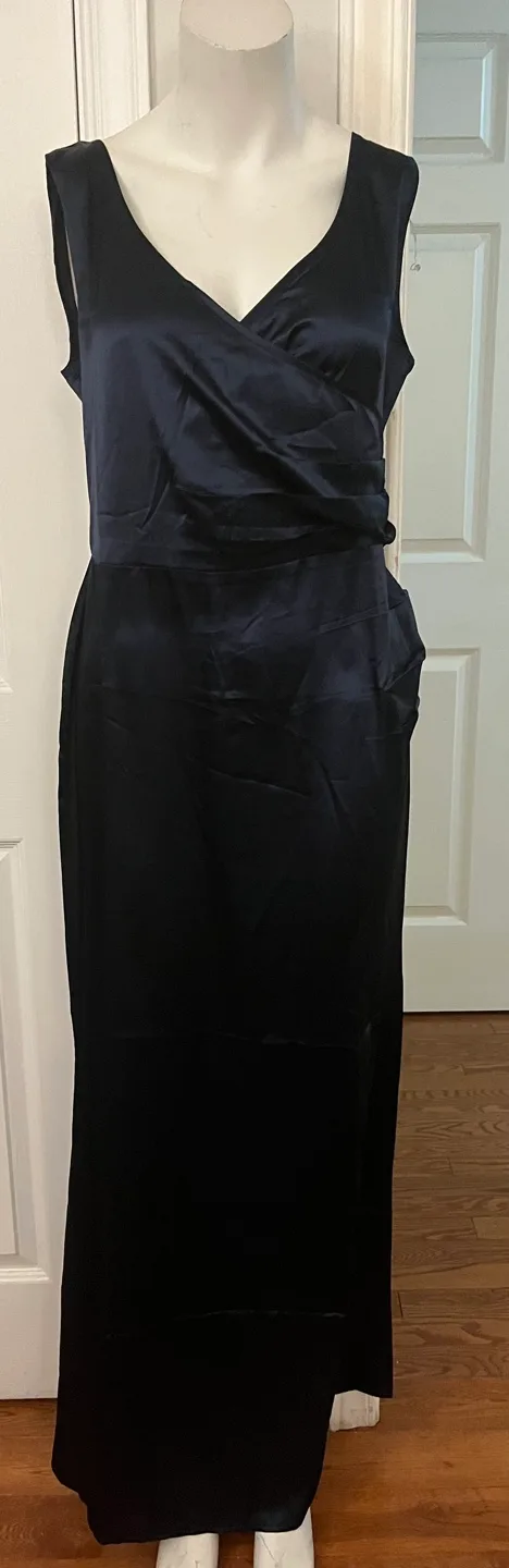 Medium Elegant Black  Satin Dress image indicator(3)