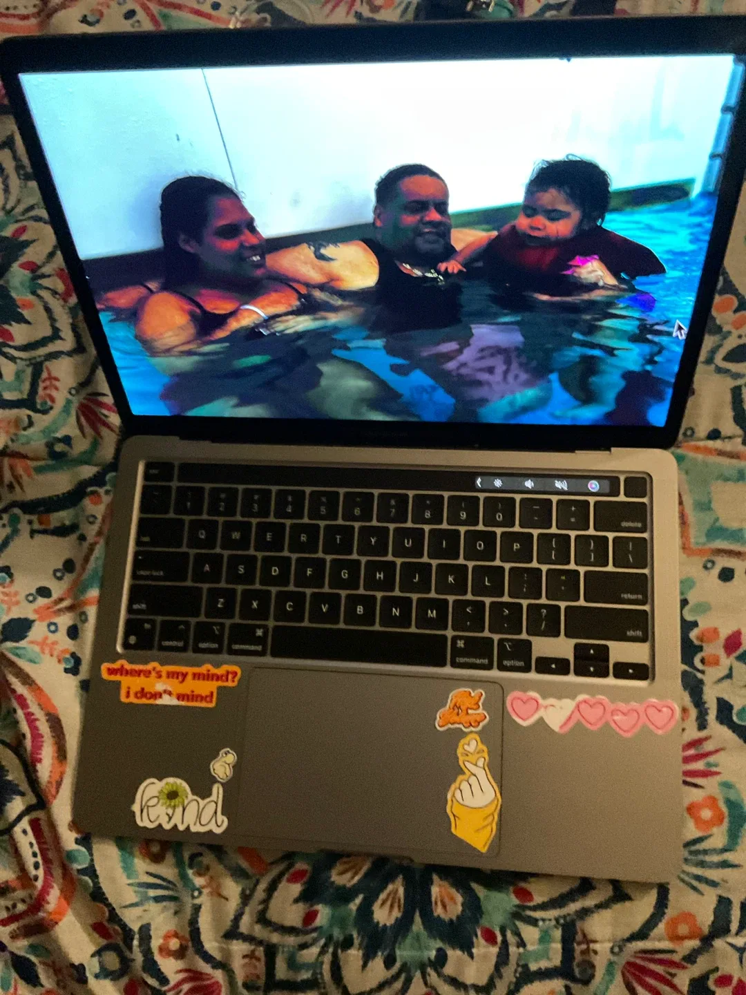 MacBook Pro image indicator(4)