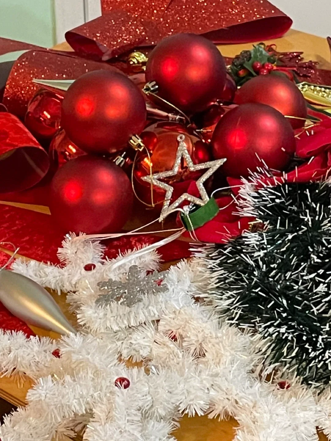 Christmas Decorations Bundle - Bows, Ornaments, Wreaths image indicator(5)