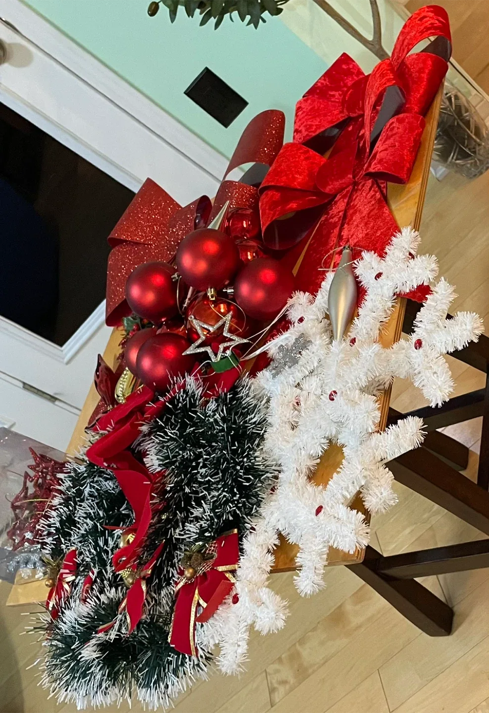 Christmas Decorations Bundle - Bows, Ornaments, Wreaths image indicator(7)