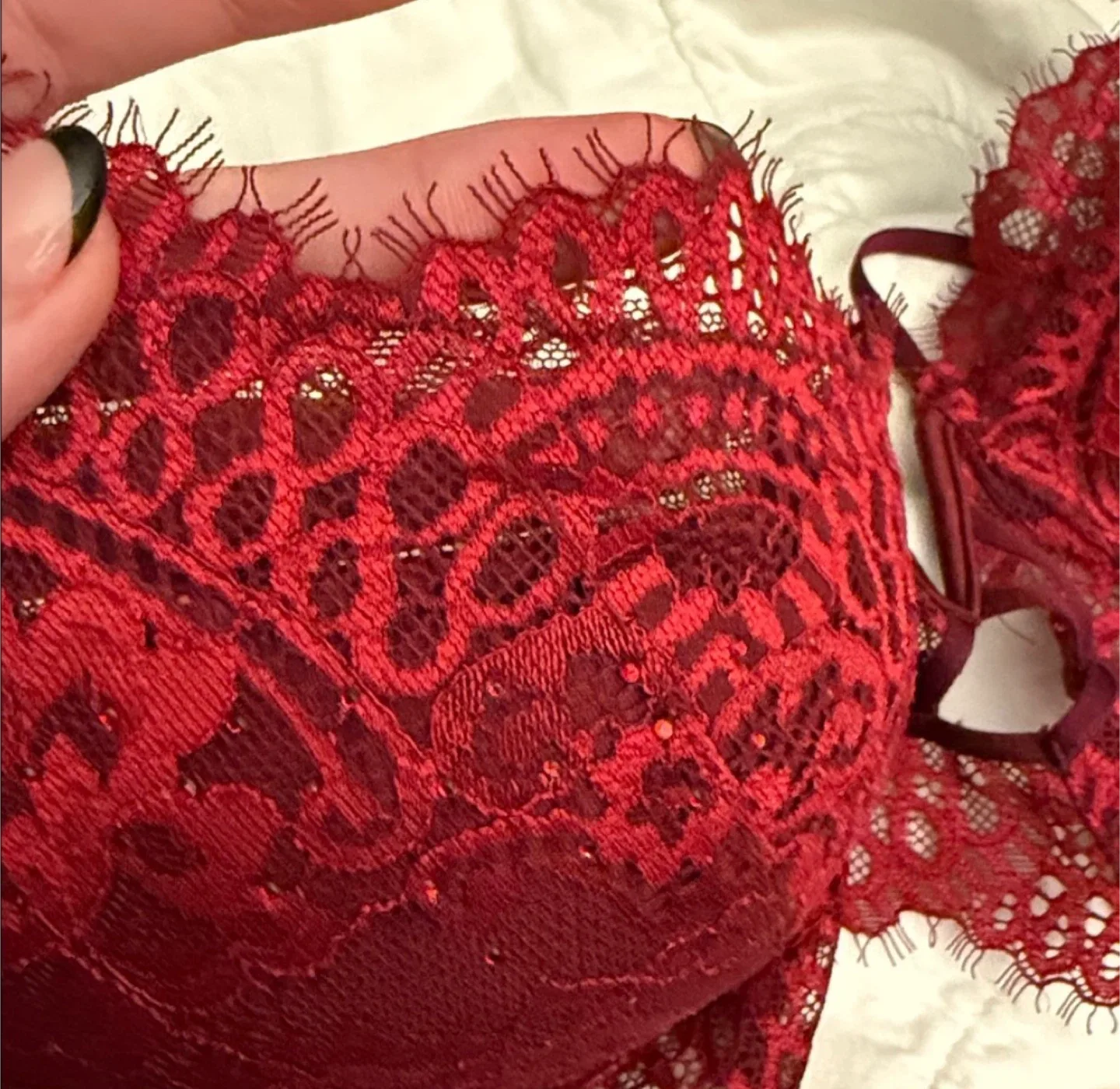 La SENZA Very Sexy Deep Plunge Bra Red Lace 34C image indicator(8)