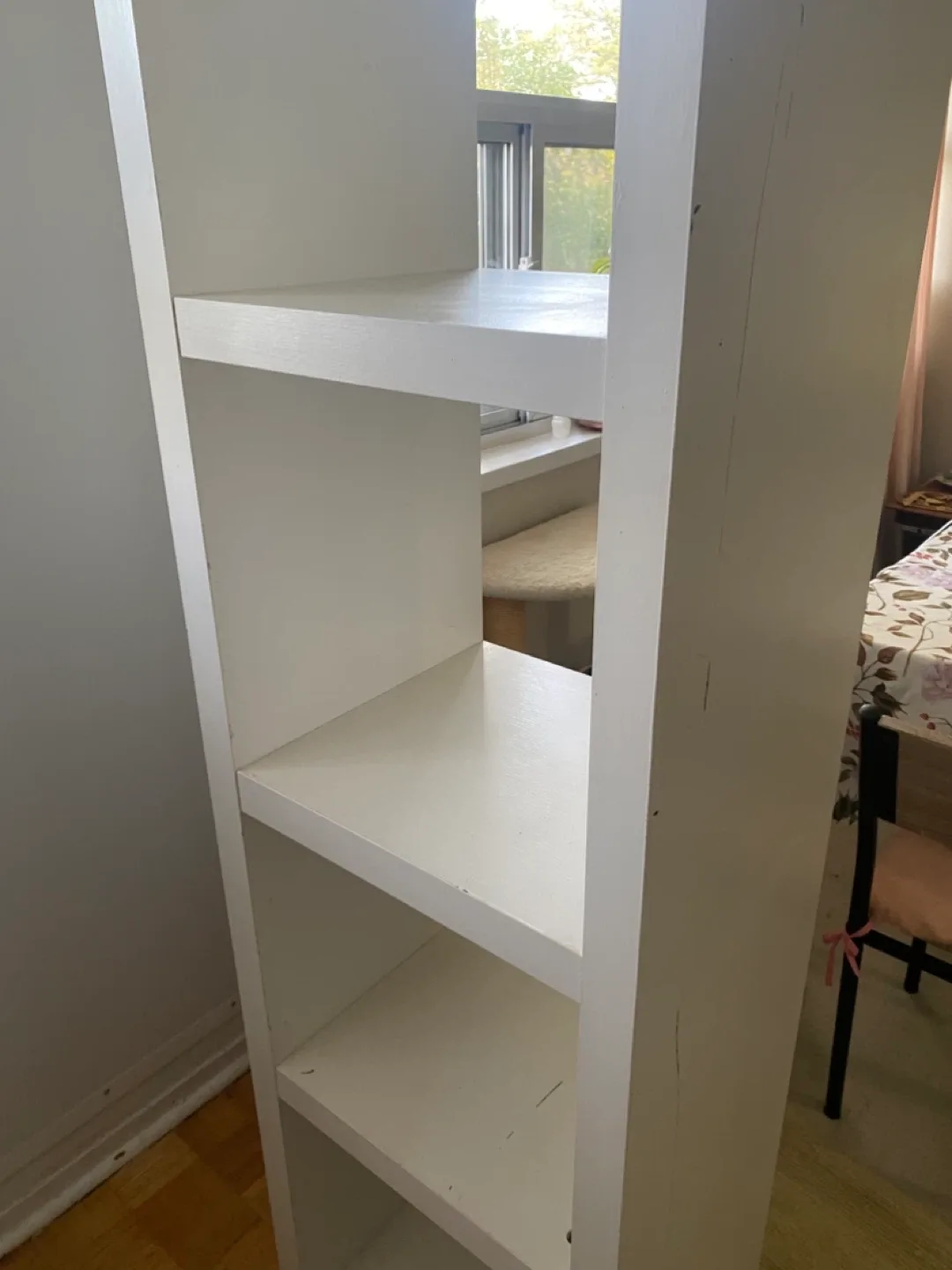 White shelf image indicator(2)