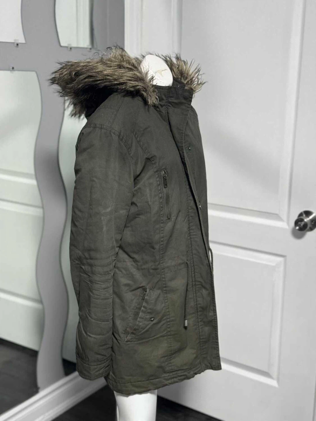 Green Faux Fur Trimmed Winter Jacket (Medium) - photo 4