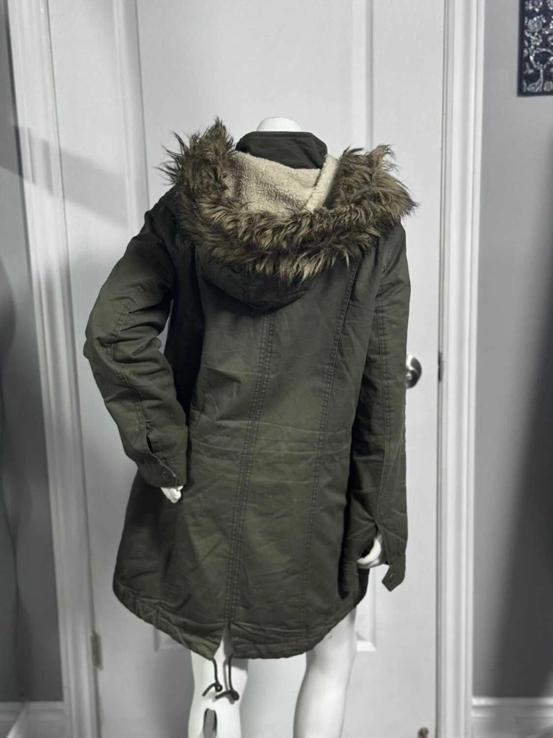 Green Faux Fur Trimmed Winter Jacket (Medium) - photo 5