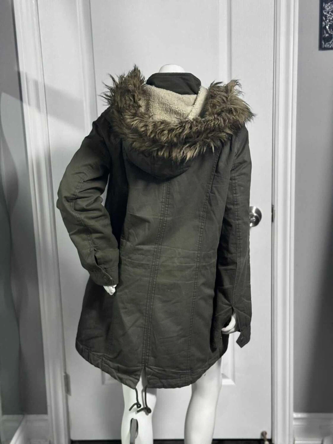 Green Faux Fur Trimmed Winter Jacket (Medium) - photo 3