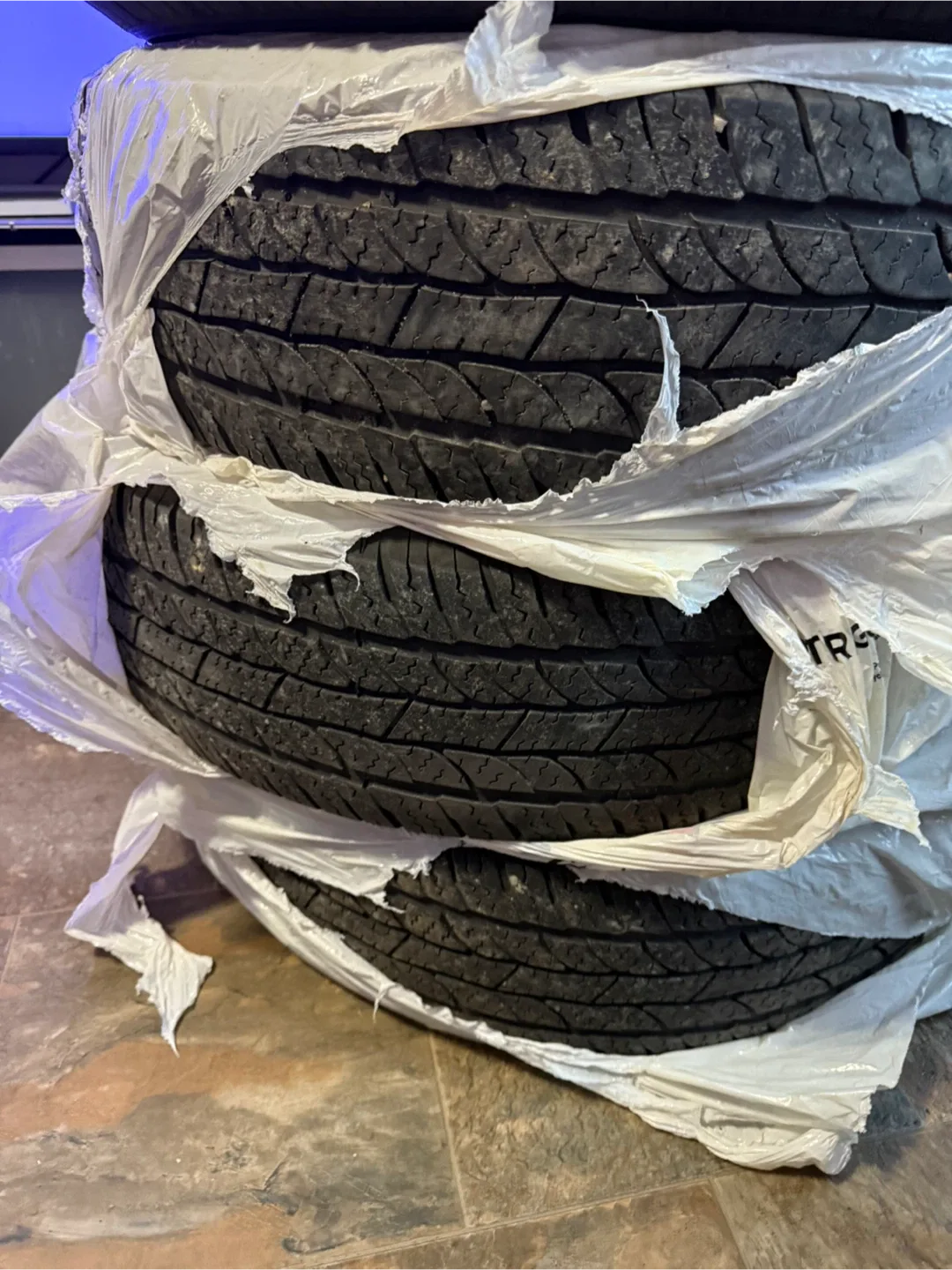 RockBlade 215/70R16 100H Tires - Set of 4 image indicator(2)